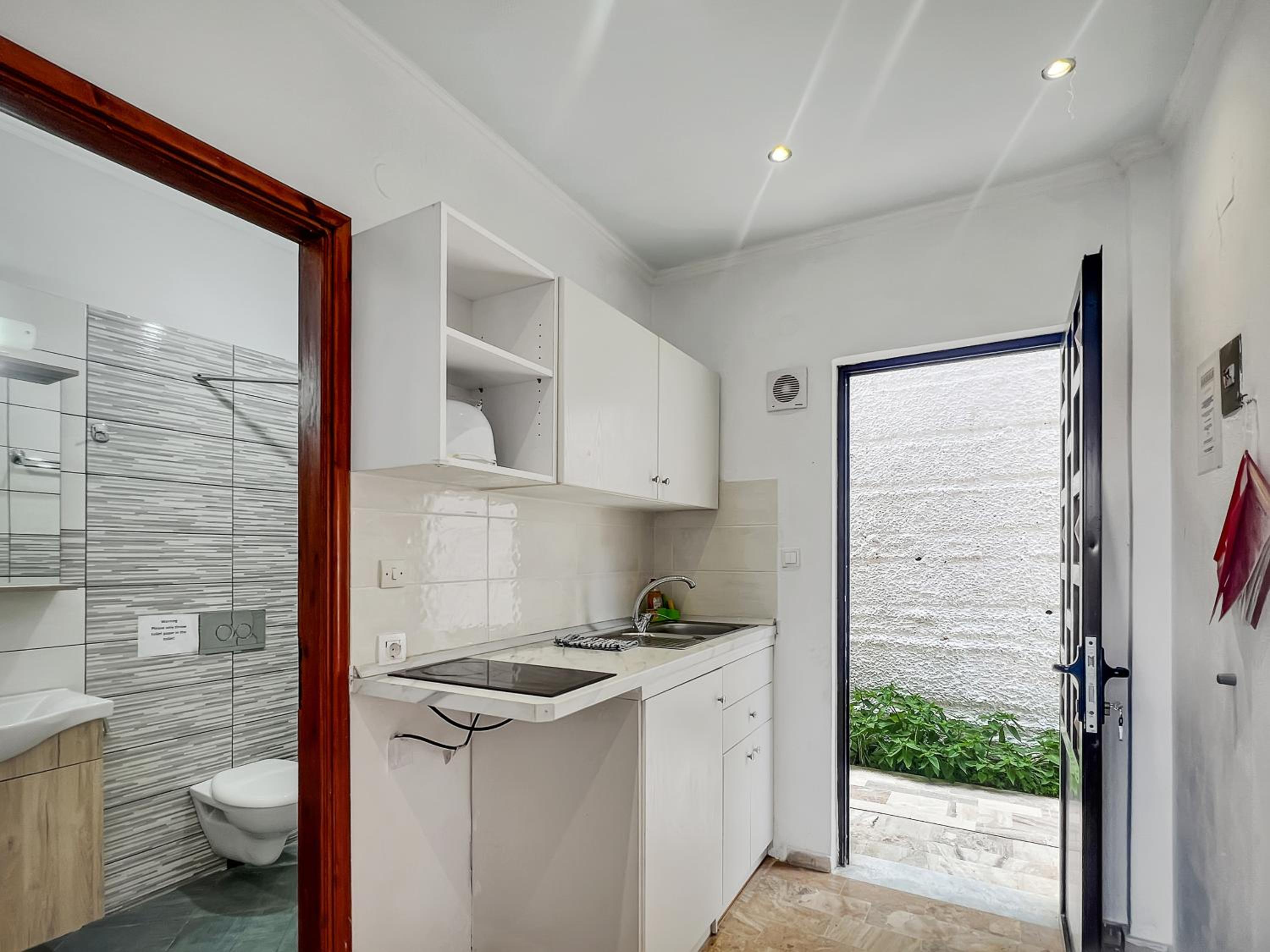 Two-Bedroom Apartment with Sea View - Photo 11