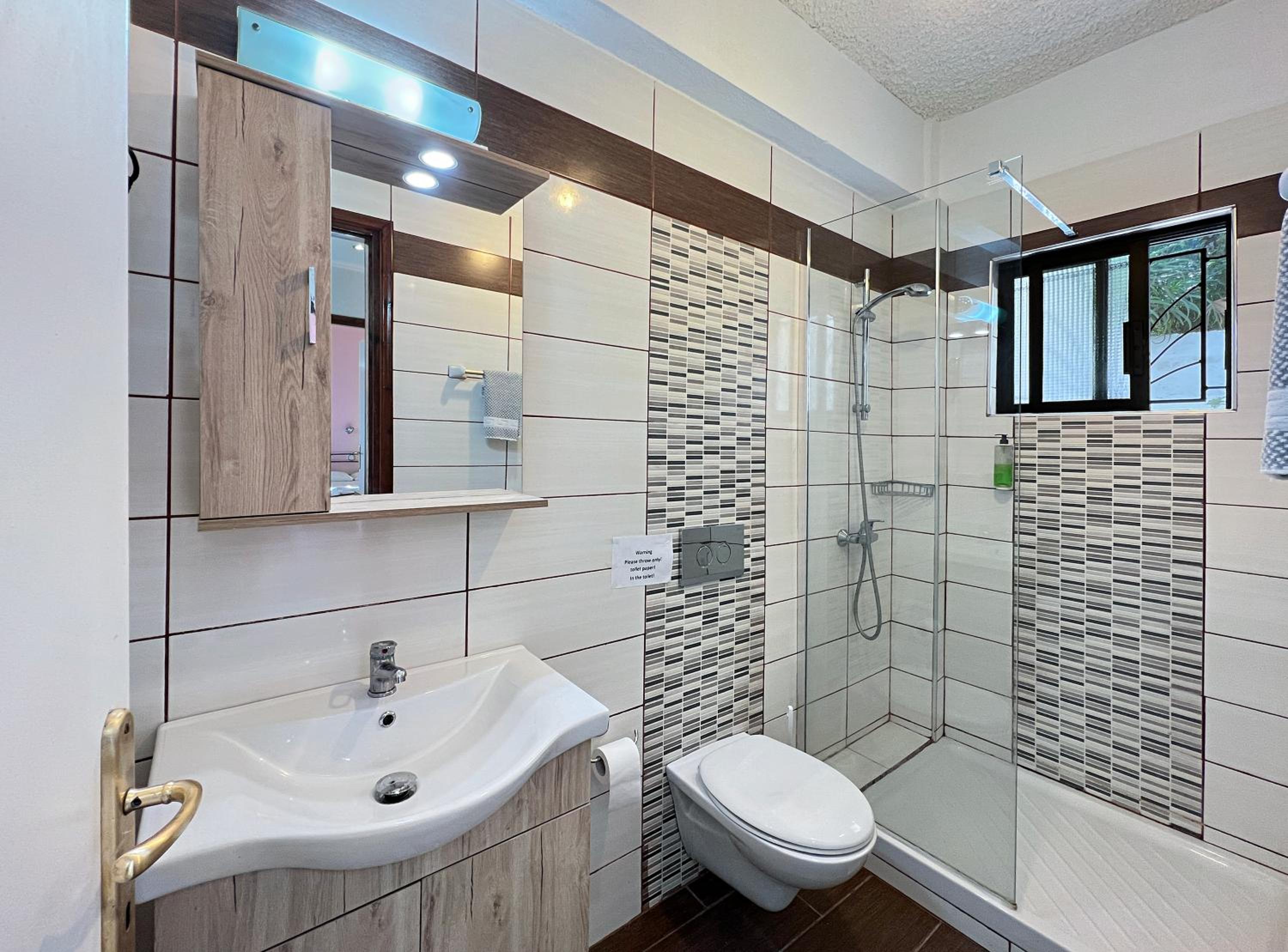 Two-Bedroom Apartment with Sea View - Photo 3