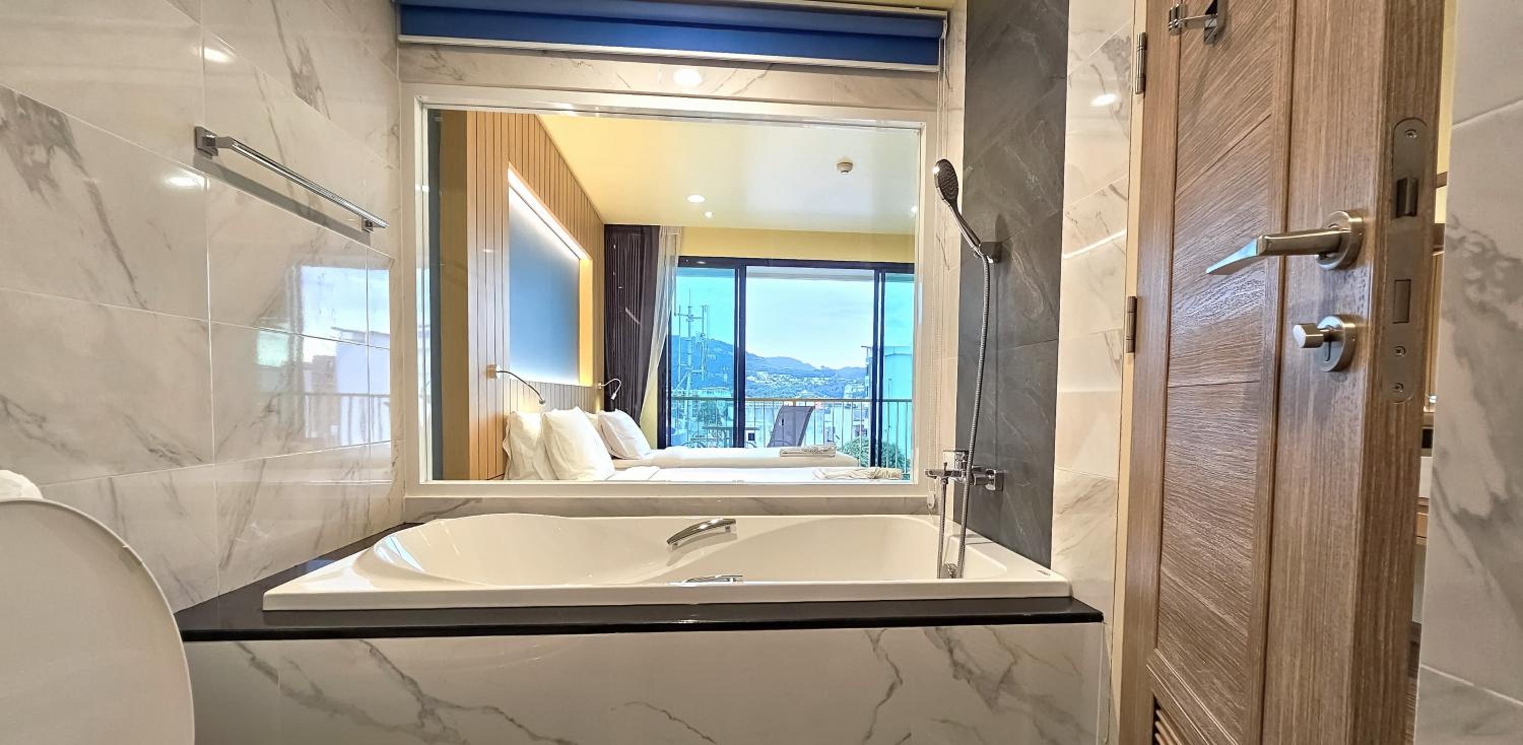 Deluxe Twin Room - Photo 7
