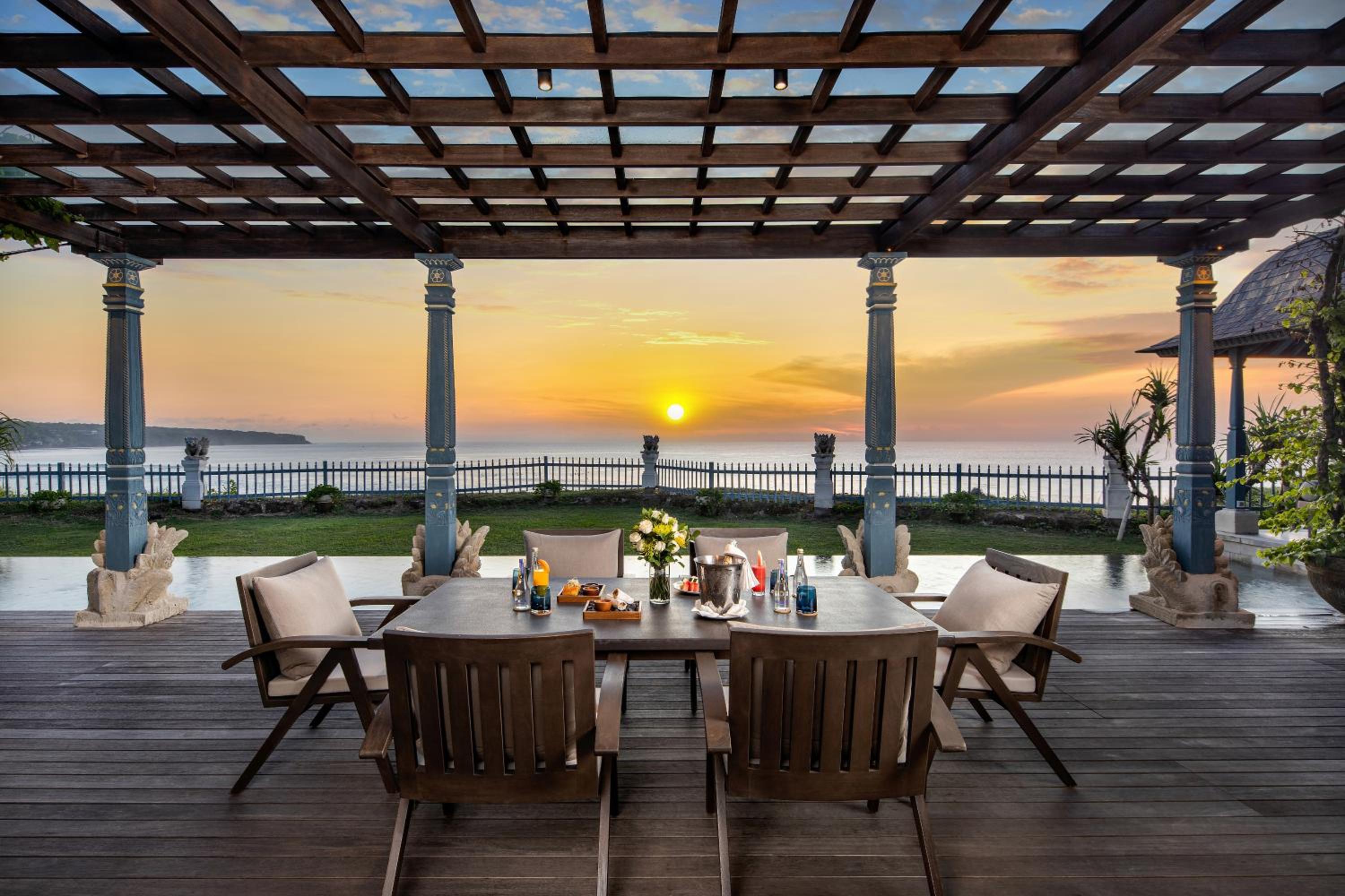 Two Bedroom Oceanfront Villa with Private Pool   - Complimentary airport transfers and dedicated butler service - Photo 11