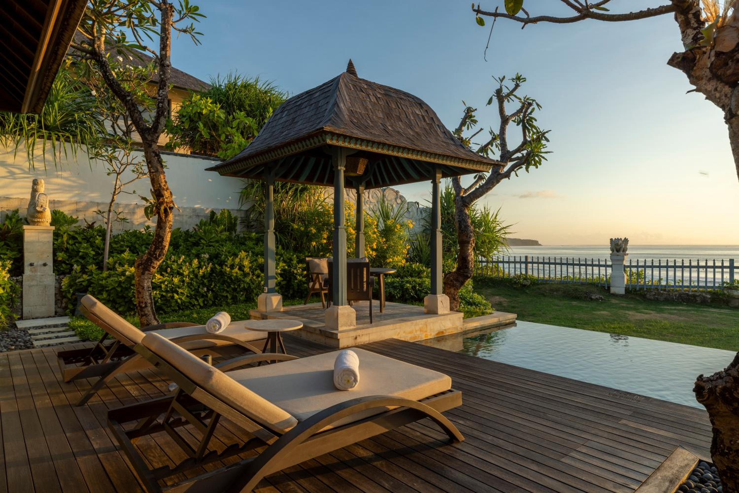 Two Bedroom Oceanfront Villa with Private Pool   - Complimentary airport transfers and dedicated butler service - Photo 15