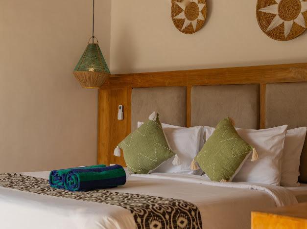 Deluxe Family Suite - Photo 14