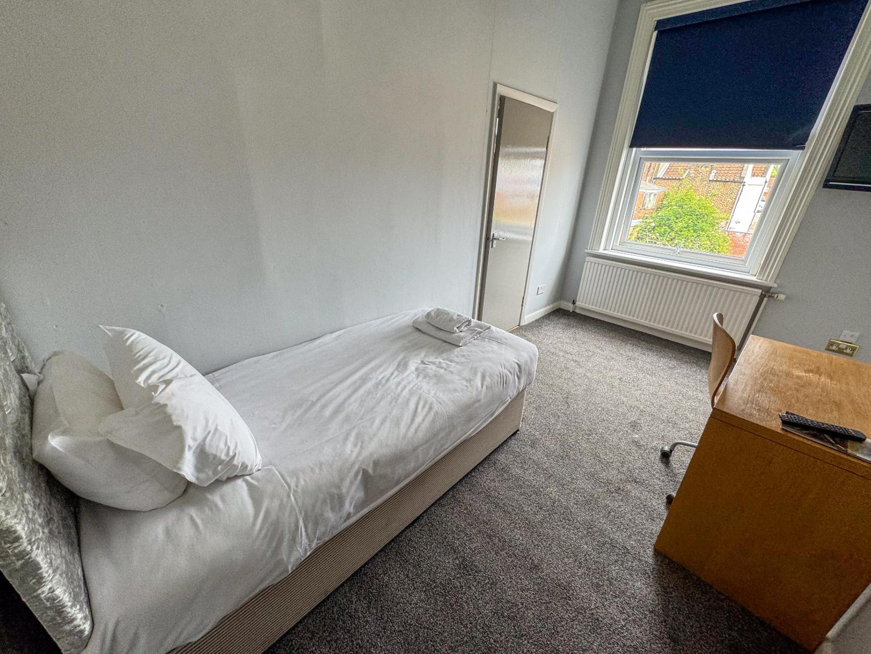 Budget Single Room photo 2