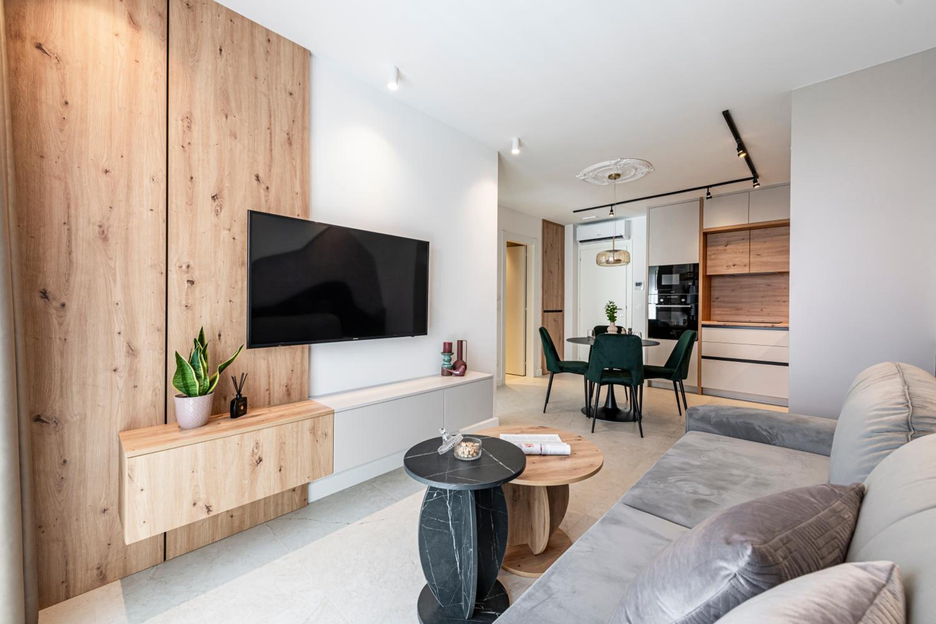 One-Bedroom Apartment with Balcony photo 2
