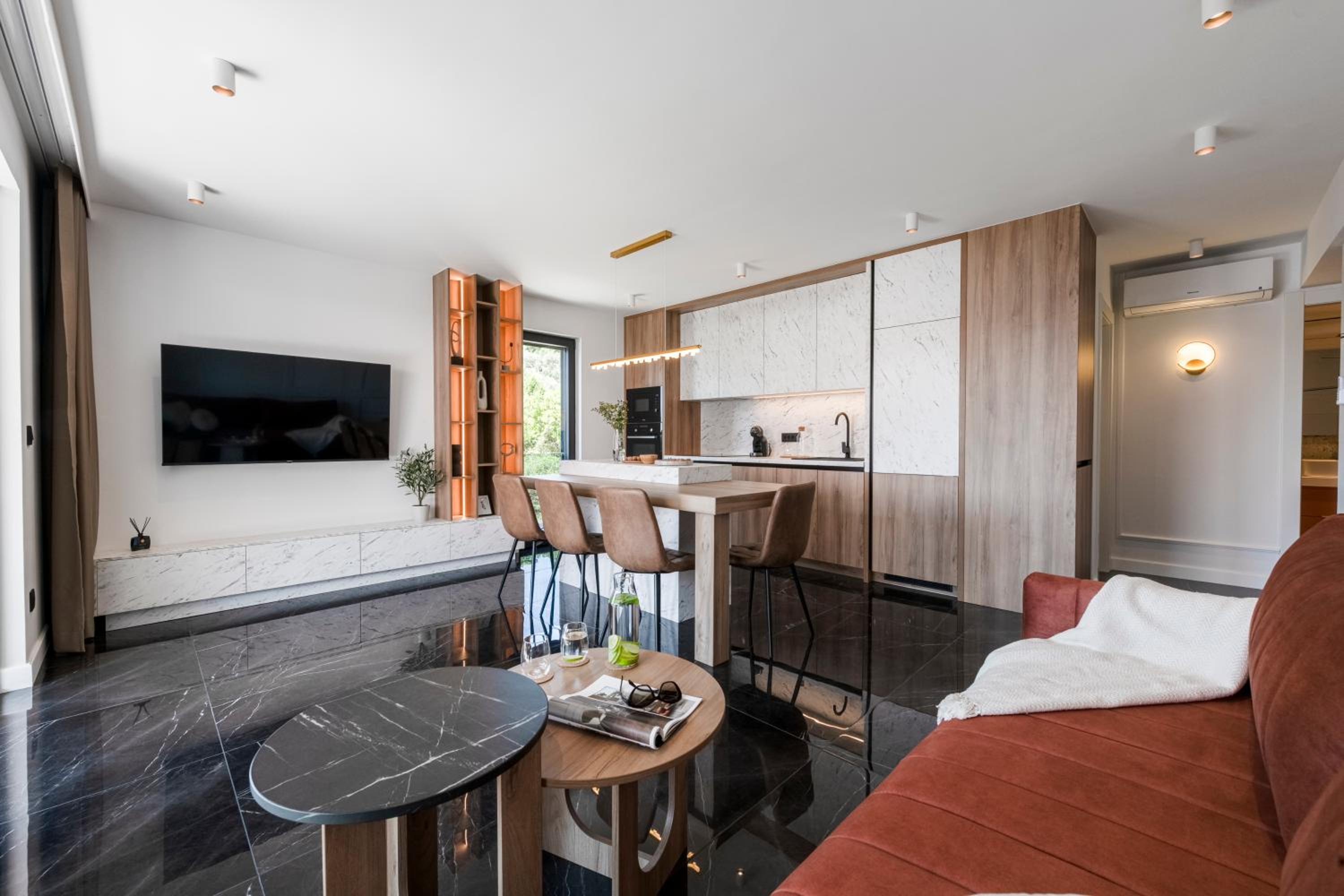 Superior One-Bedroom Apartment with Balcony