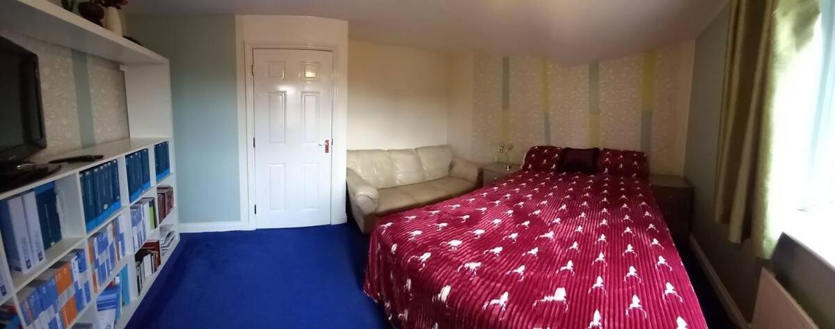 Double Room With Shared Bathroom photo 3