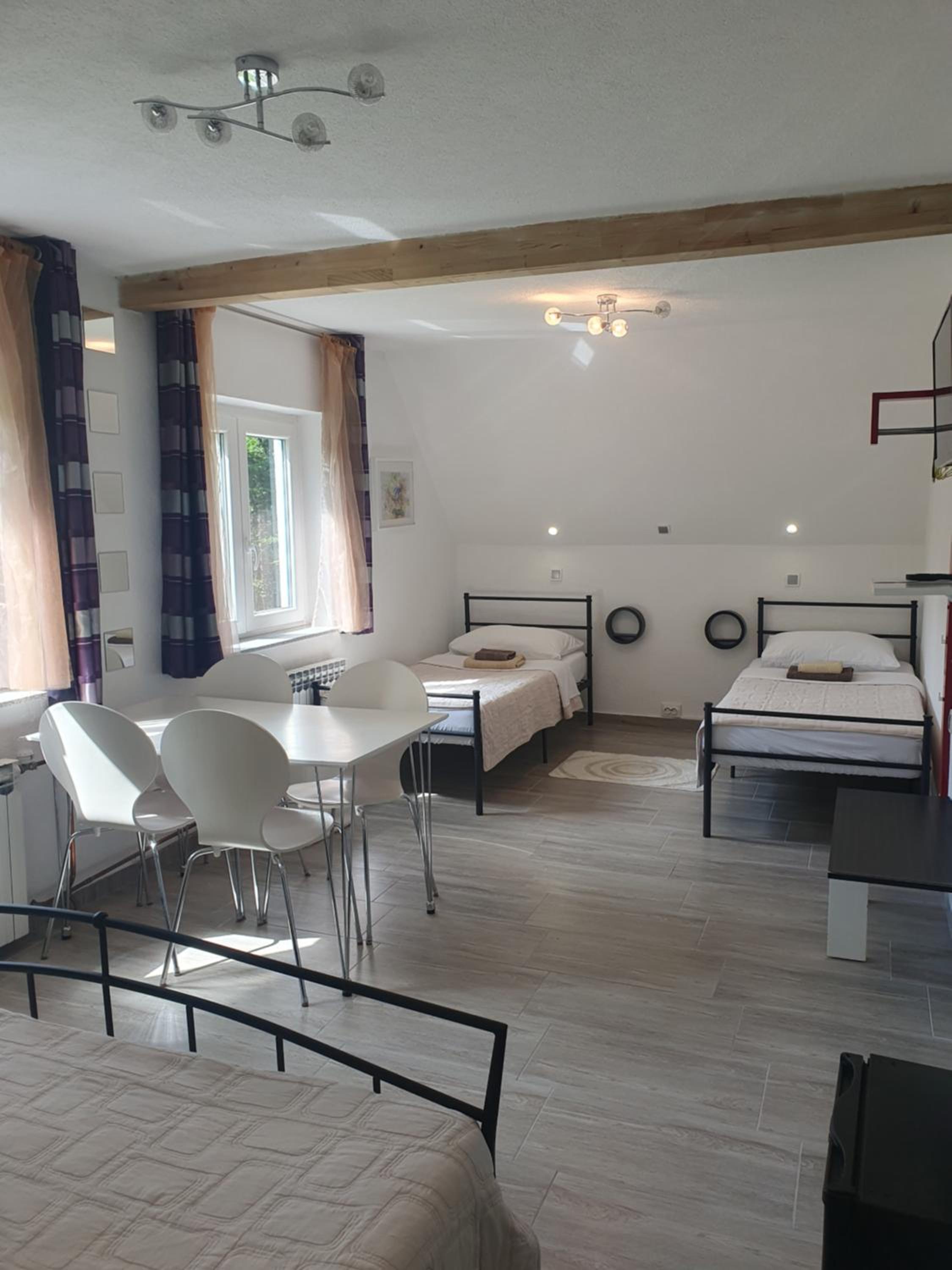 Quadruple Room with Garden View - Photo 19