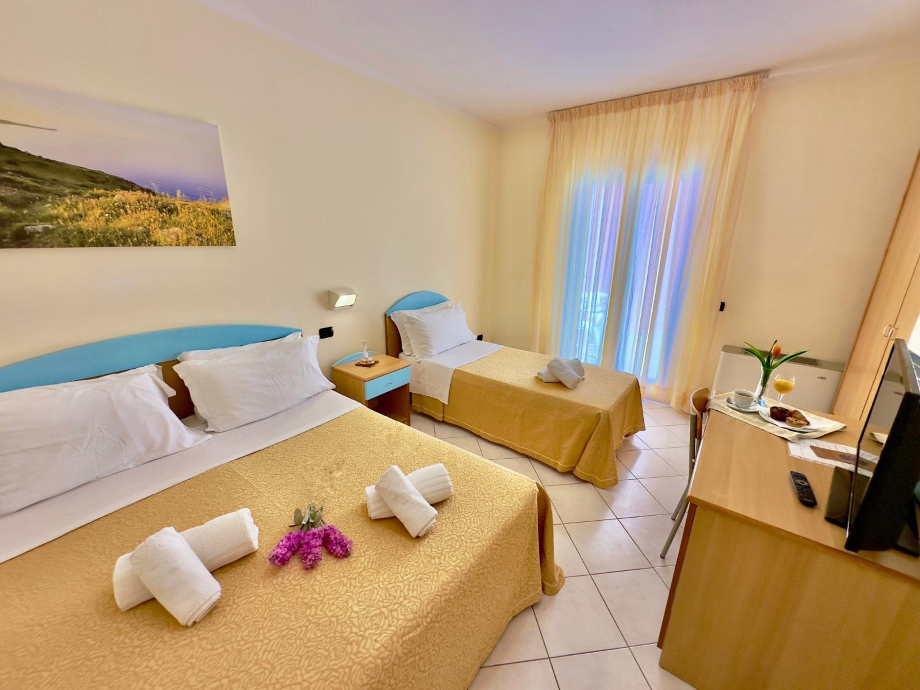 Triple Room - Photo 1
