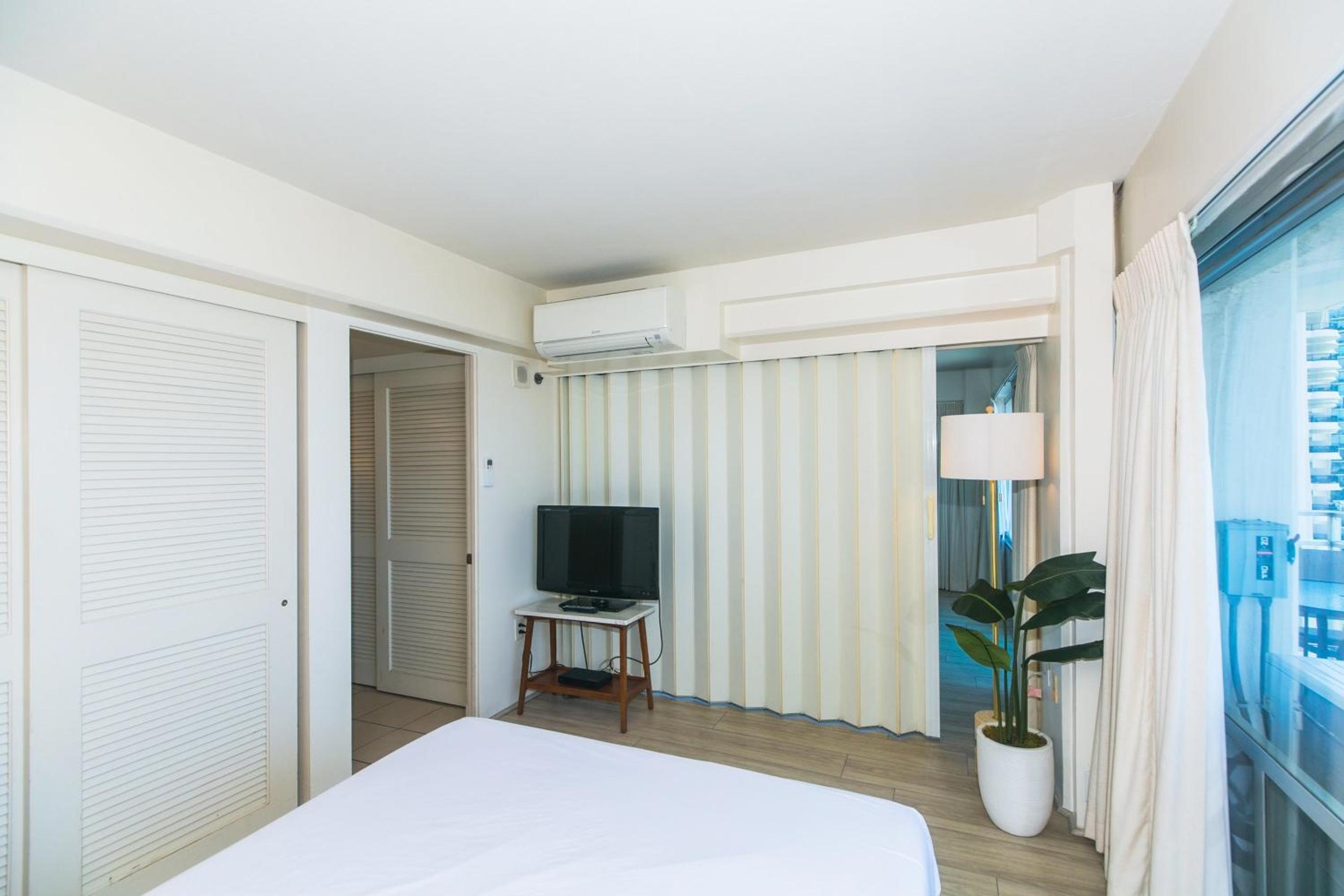 Two Bedroom Condo Overlooking Ala Wai Boat Harbor Unit 1744: Two-Bedroom Apartment photo