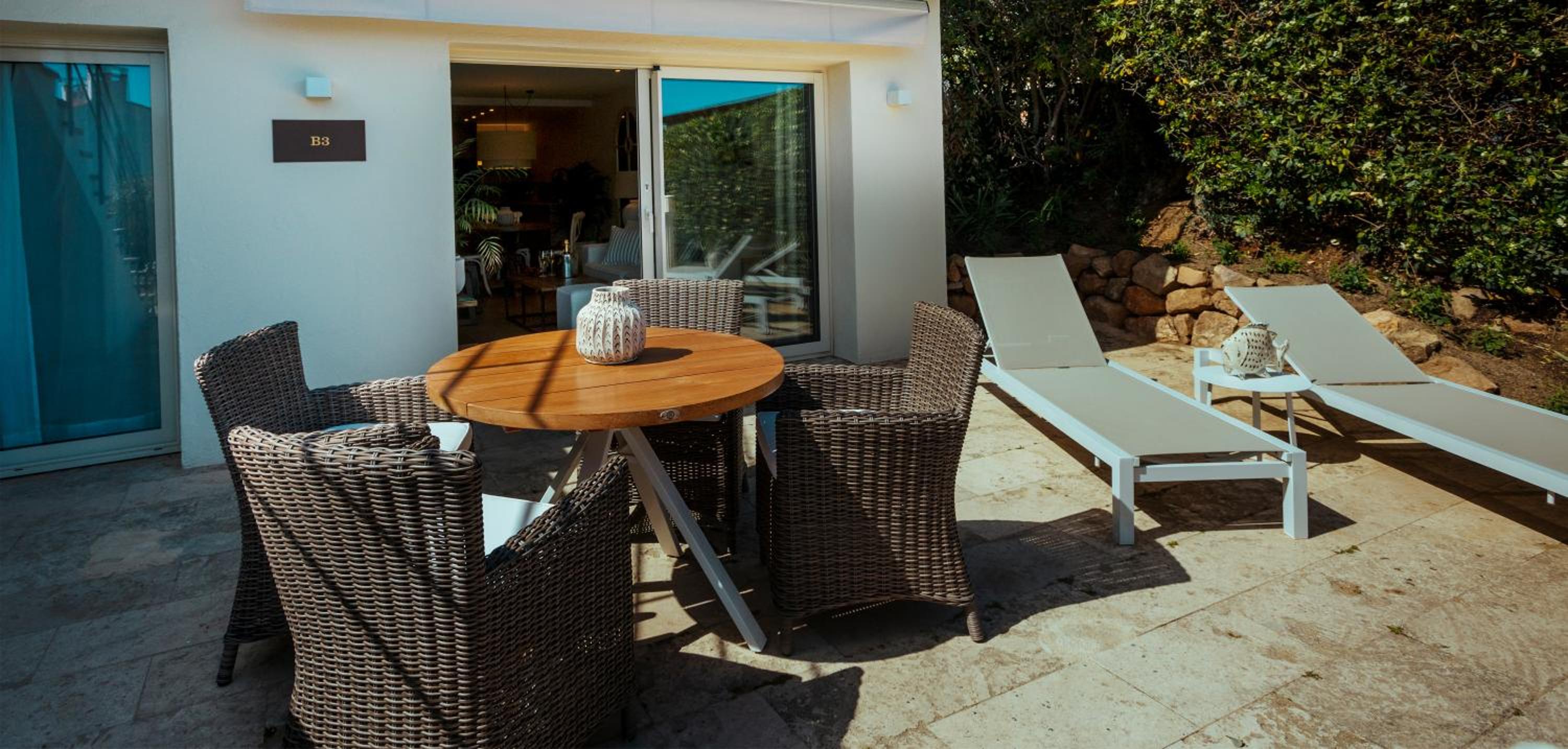 Two-Bedroom Premium Apartment with Garden View photo 3