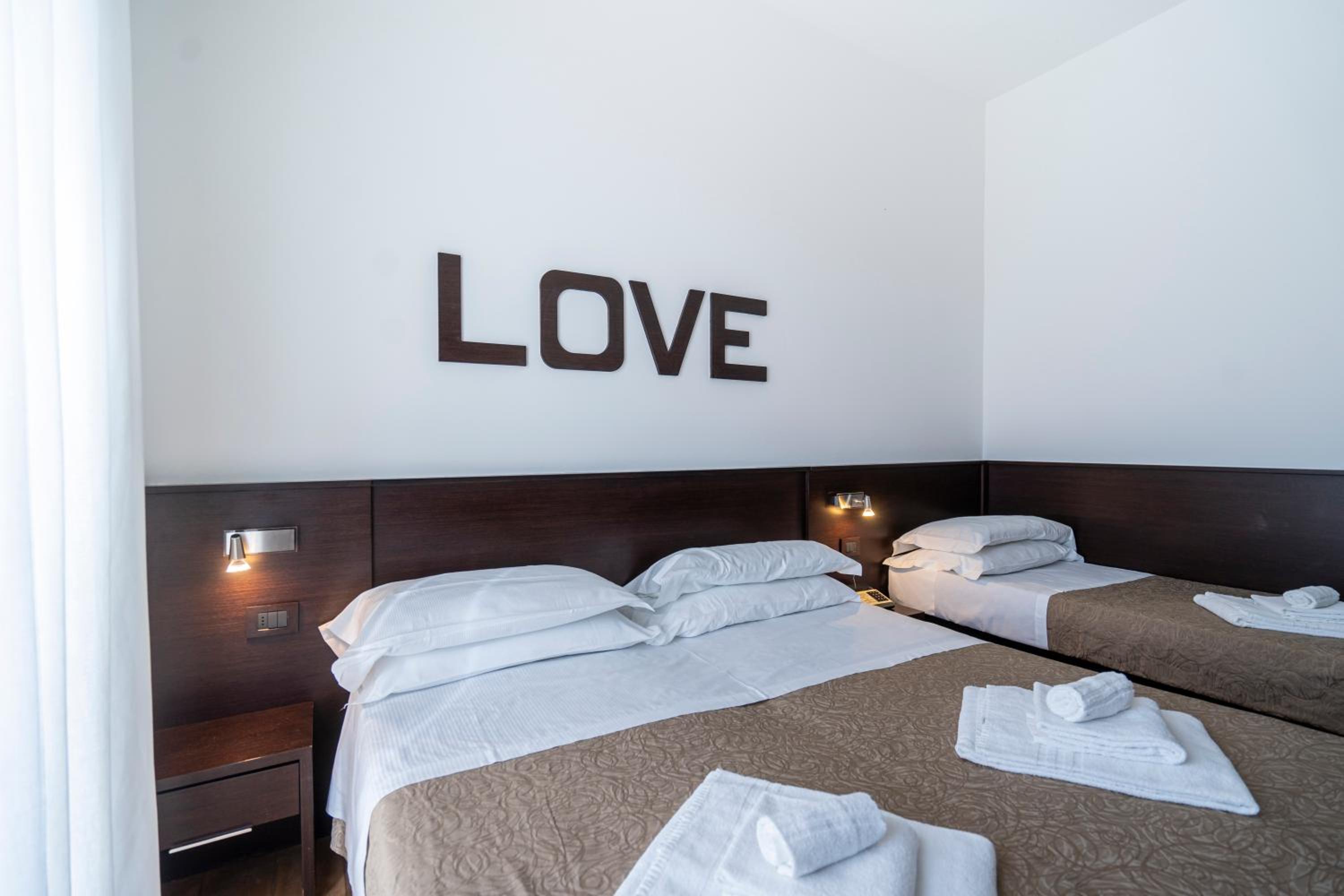 Standard Triple Room - Photo 2