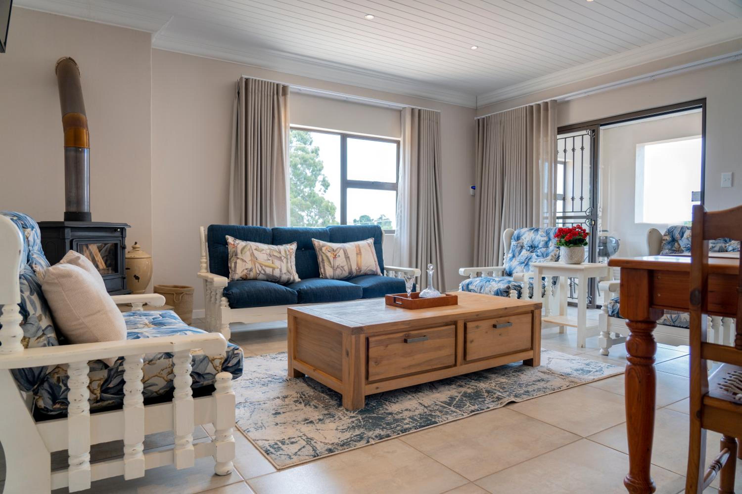 One-Bedroom Apartment - Photo 19
