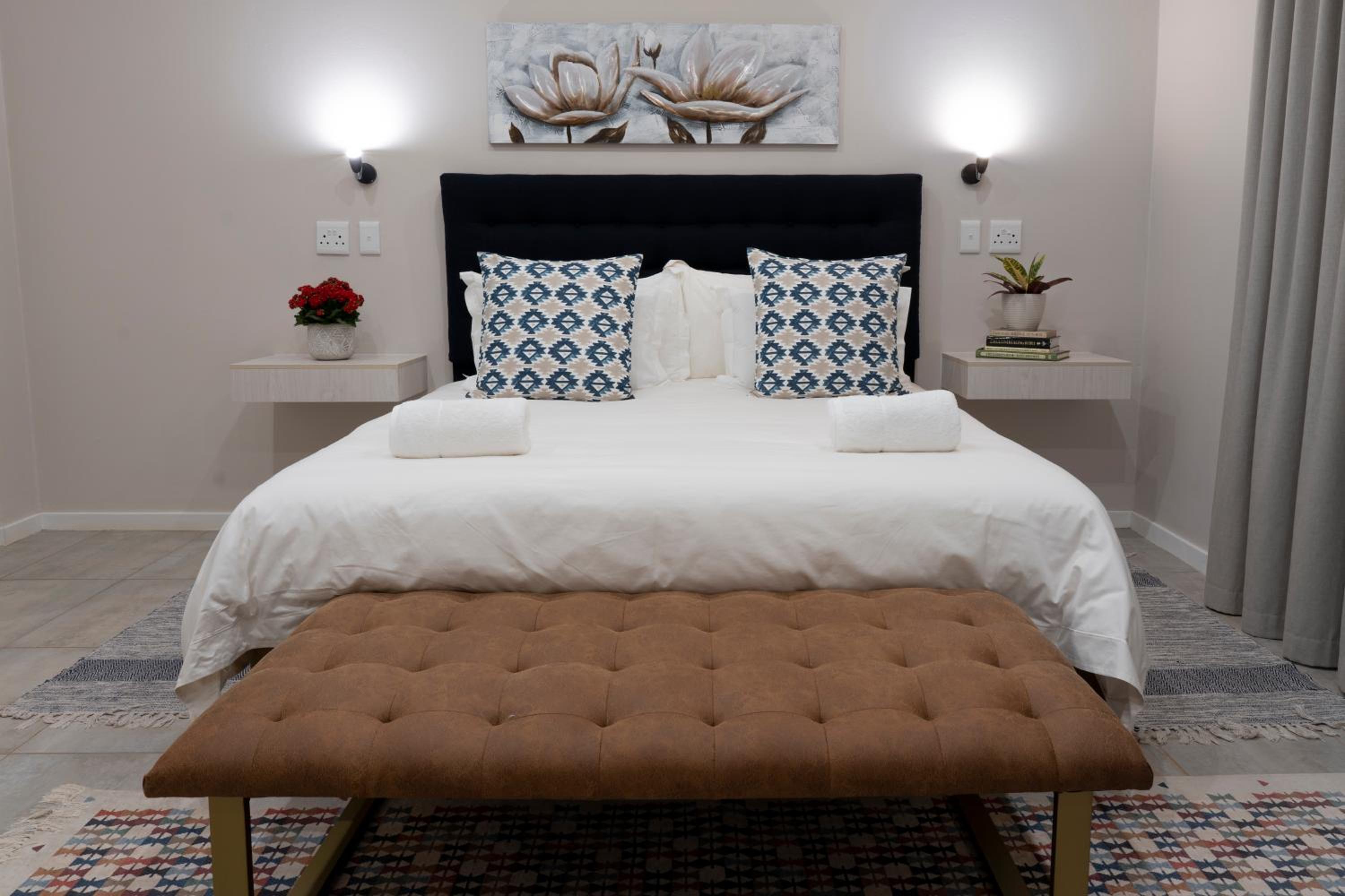 One-Bedroom Apartment - Photo 1