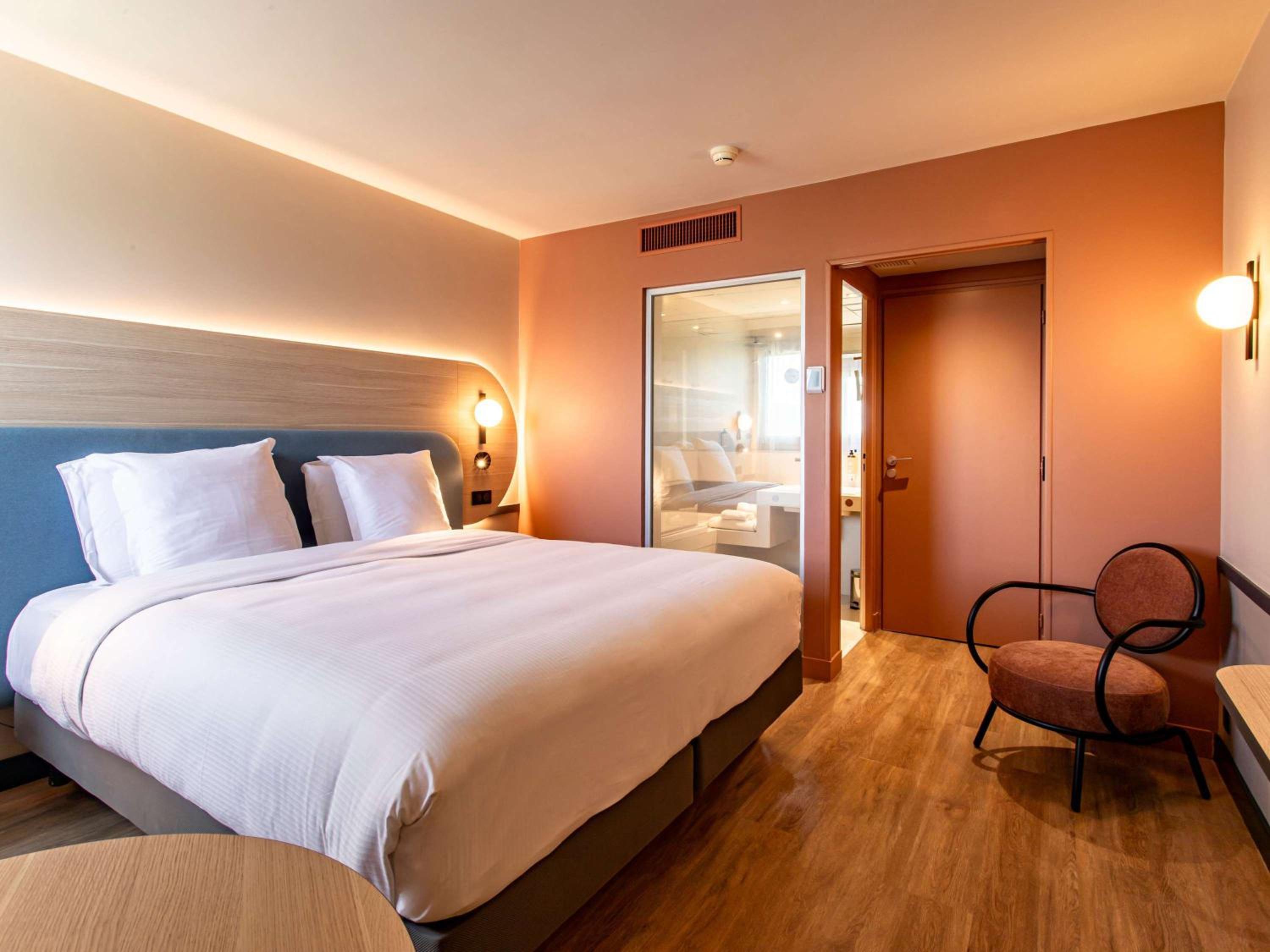 Standard King Room - Photo 1