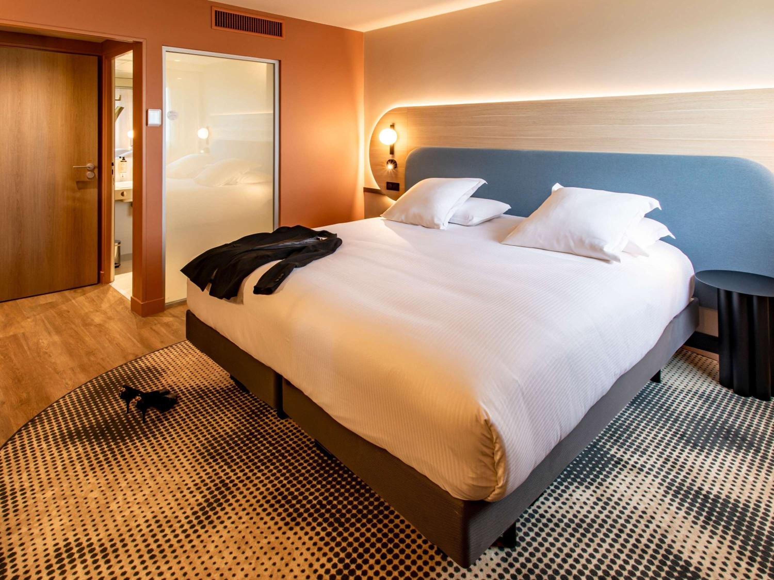 King Room with Garden View - Photo 10