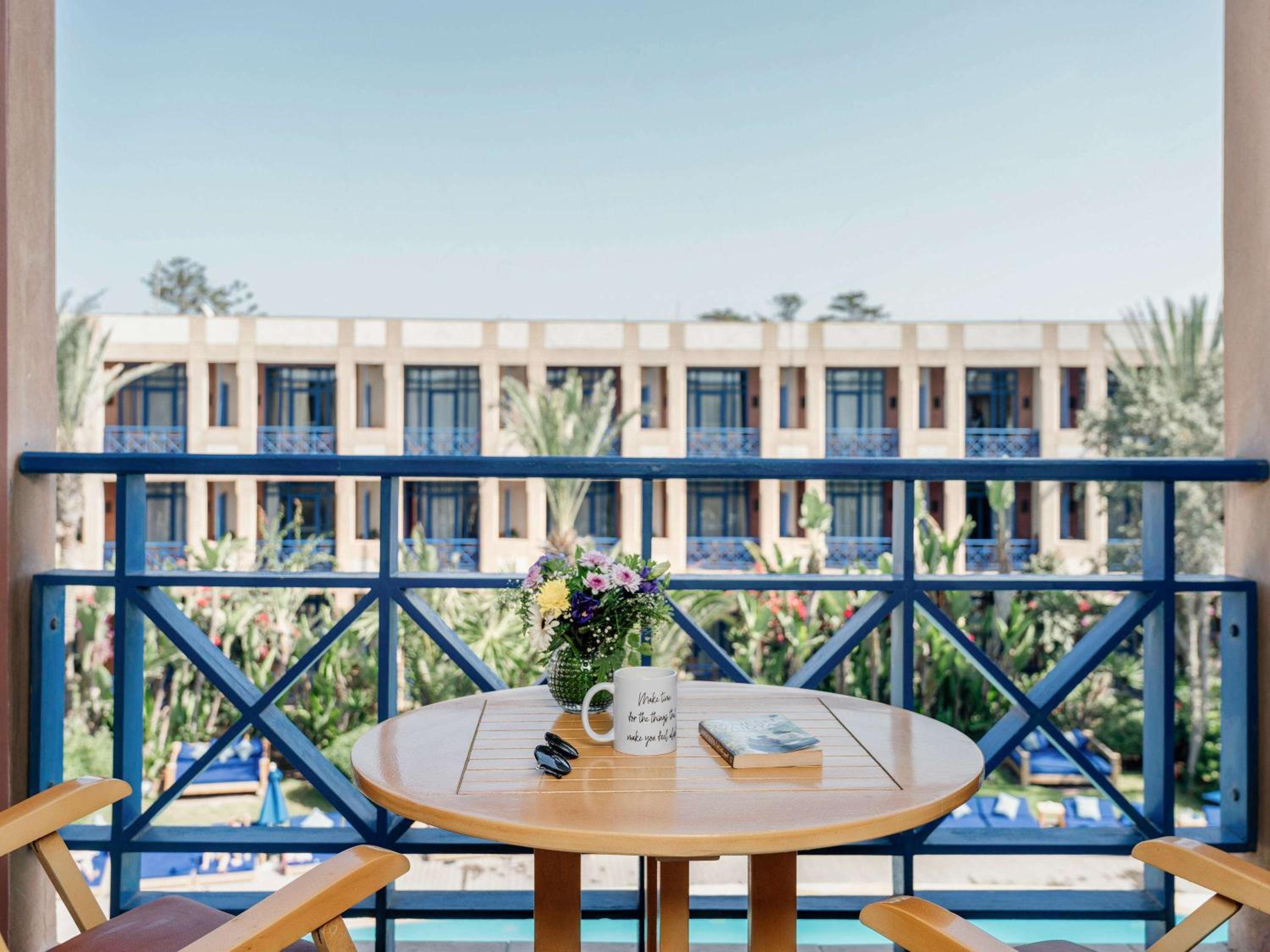 Junior Suite with Pool View thumbnail 6