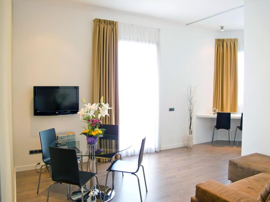 Apartment photo 2