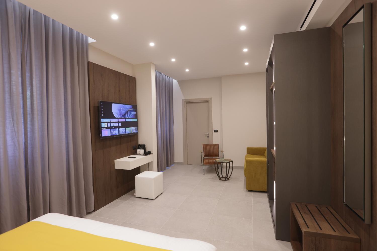 Large Double Room photo 2