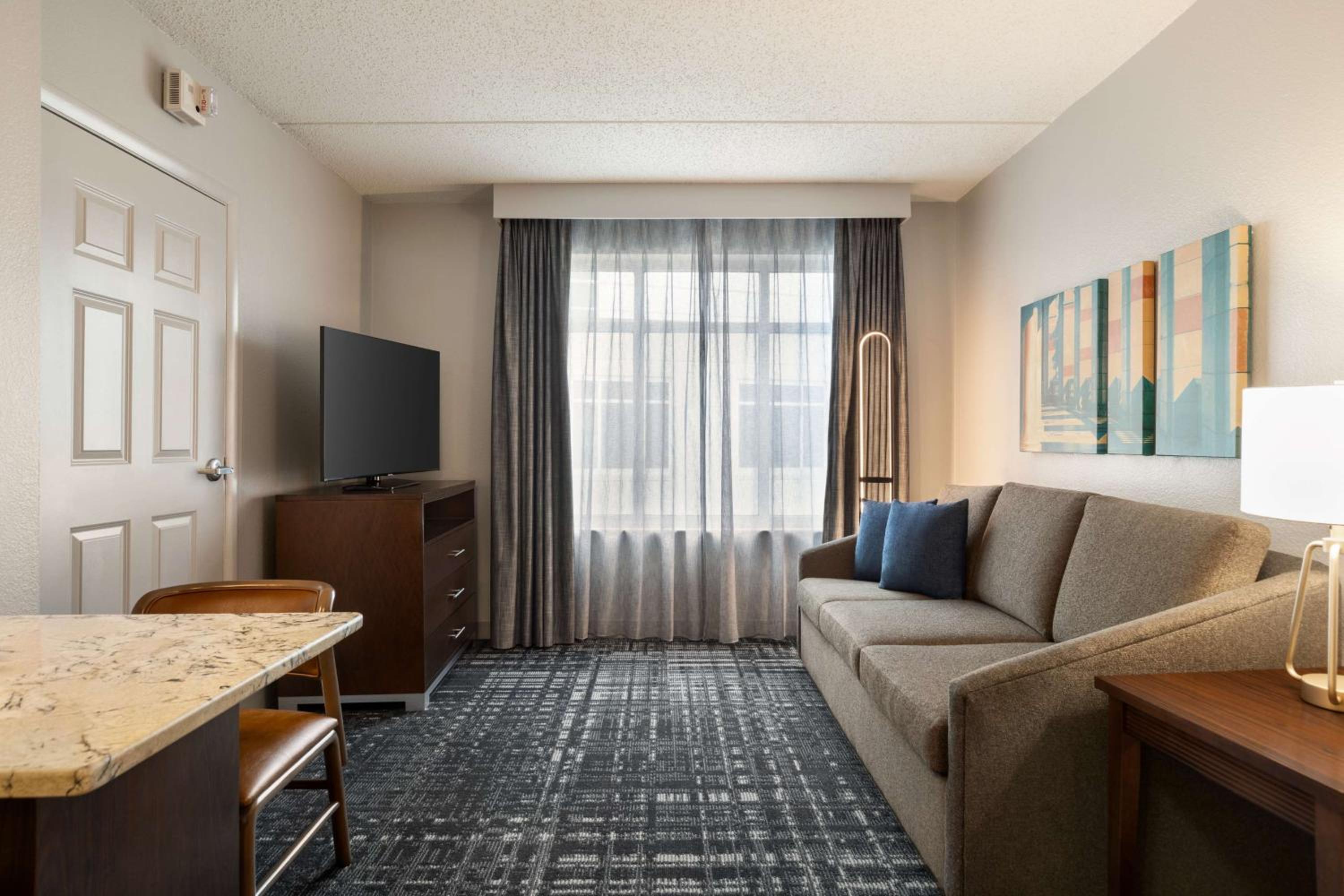 King Suite - Mobility Access/Non-Smoking - Photo 3