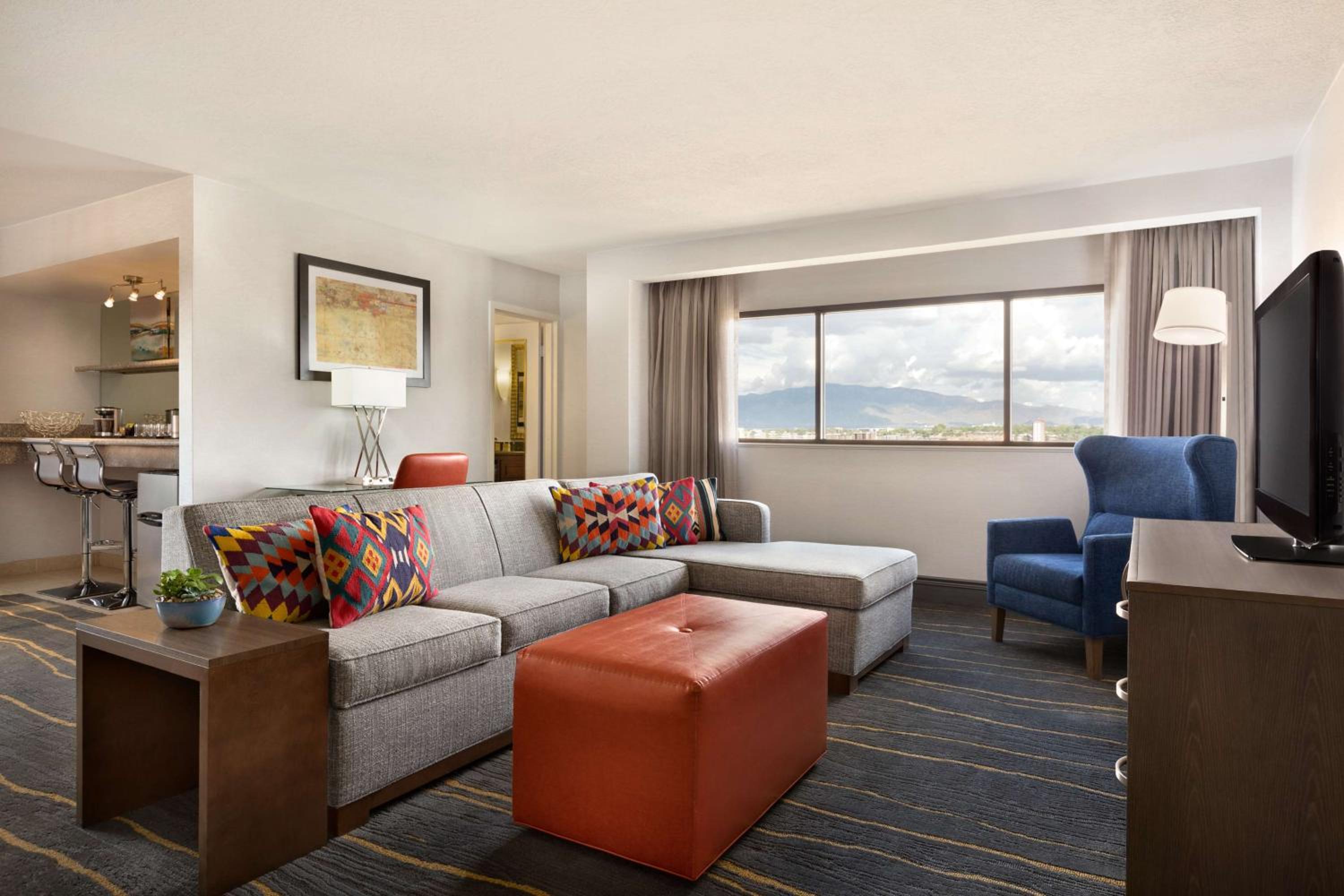 Two-Bedroom King Suite photo 3