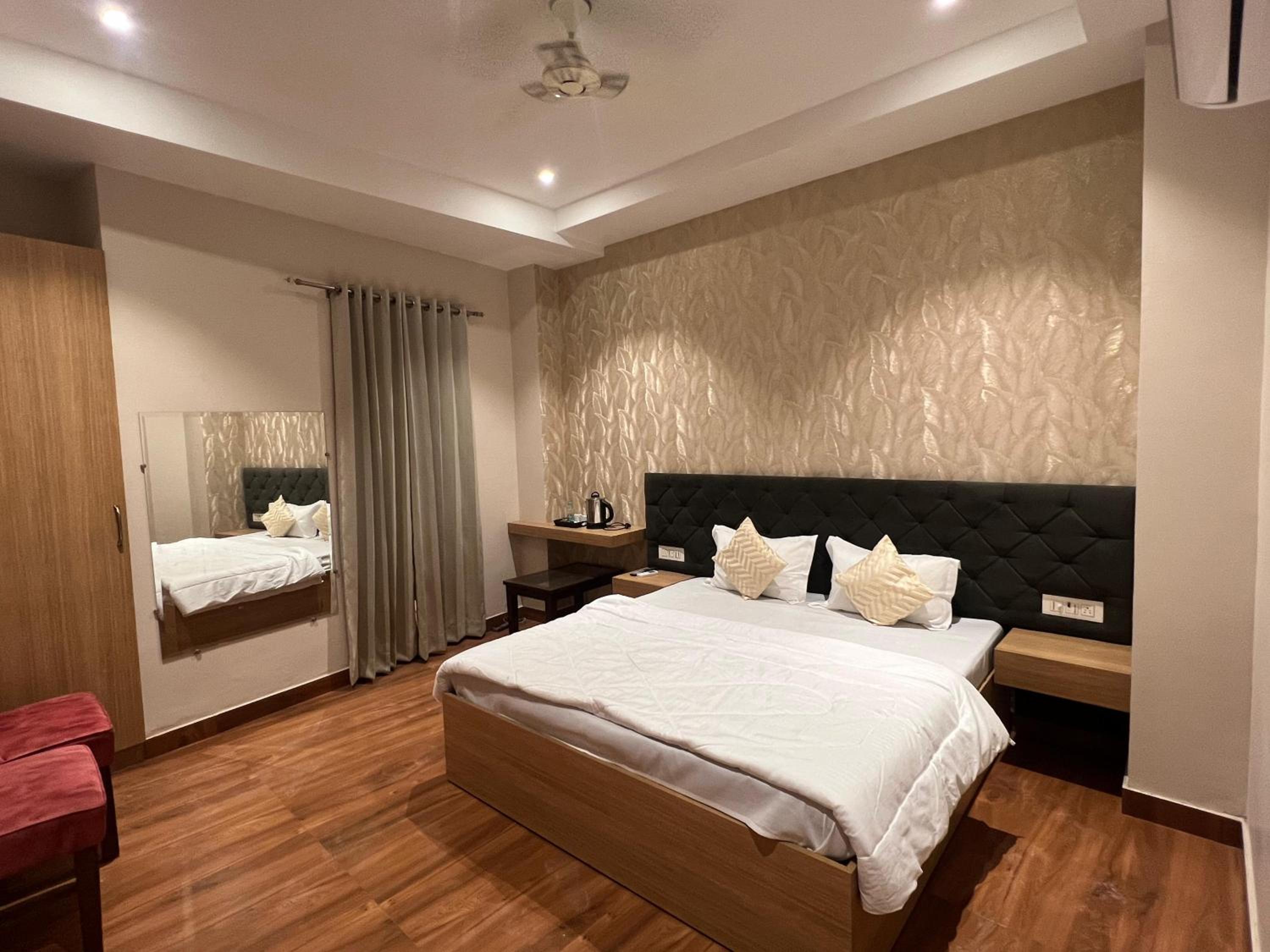 Deluxe Single Room