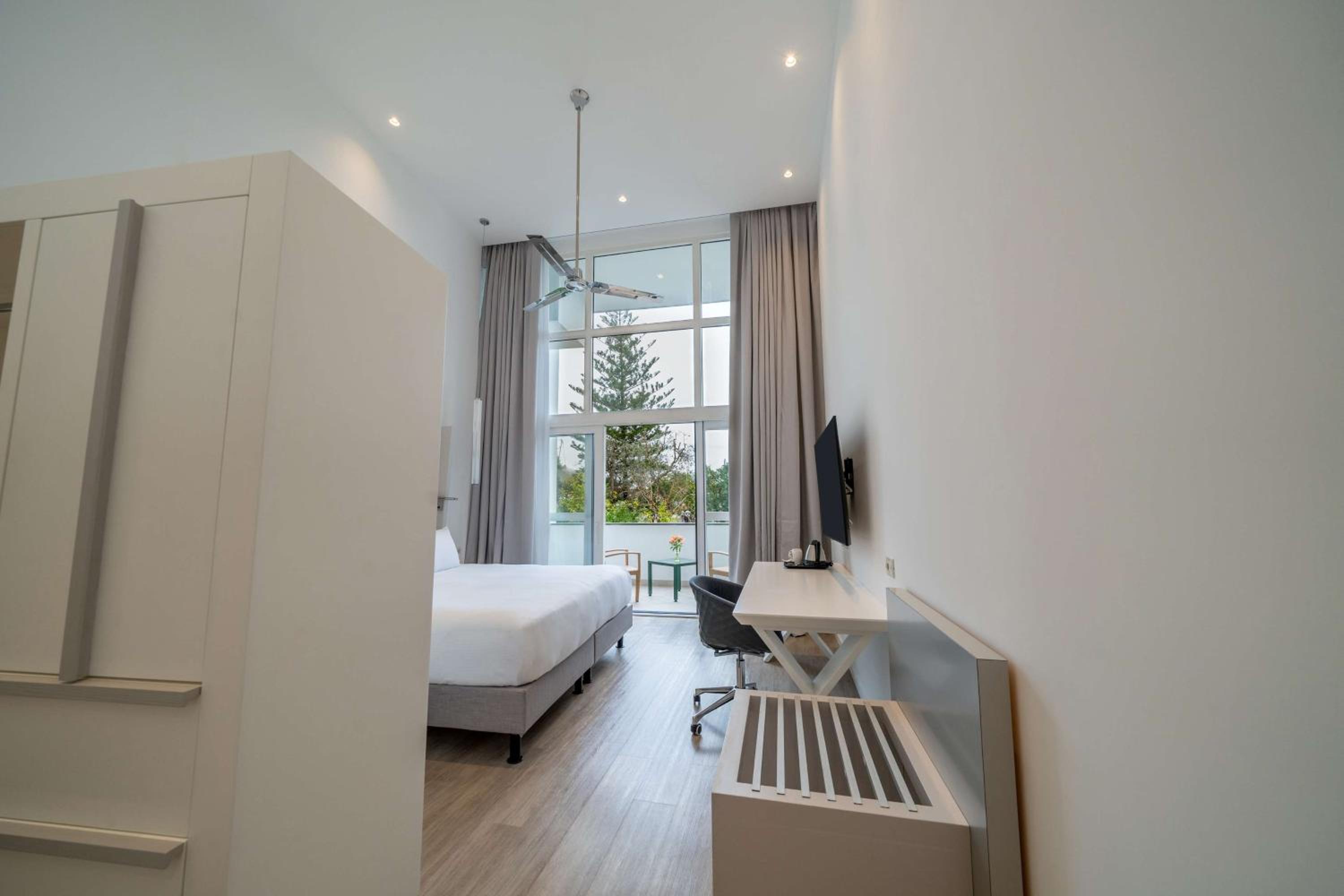 Superior Room with Garden View