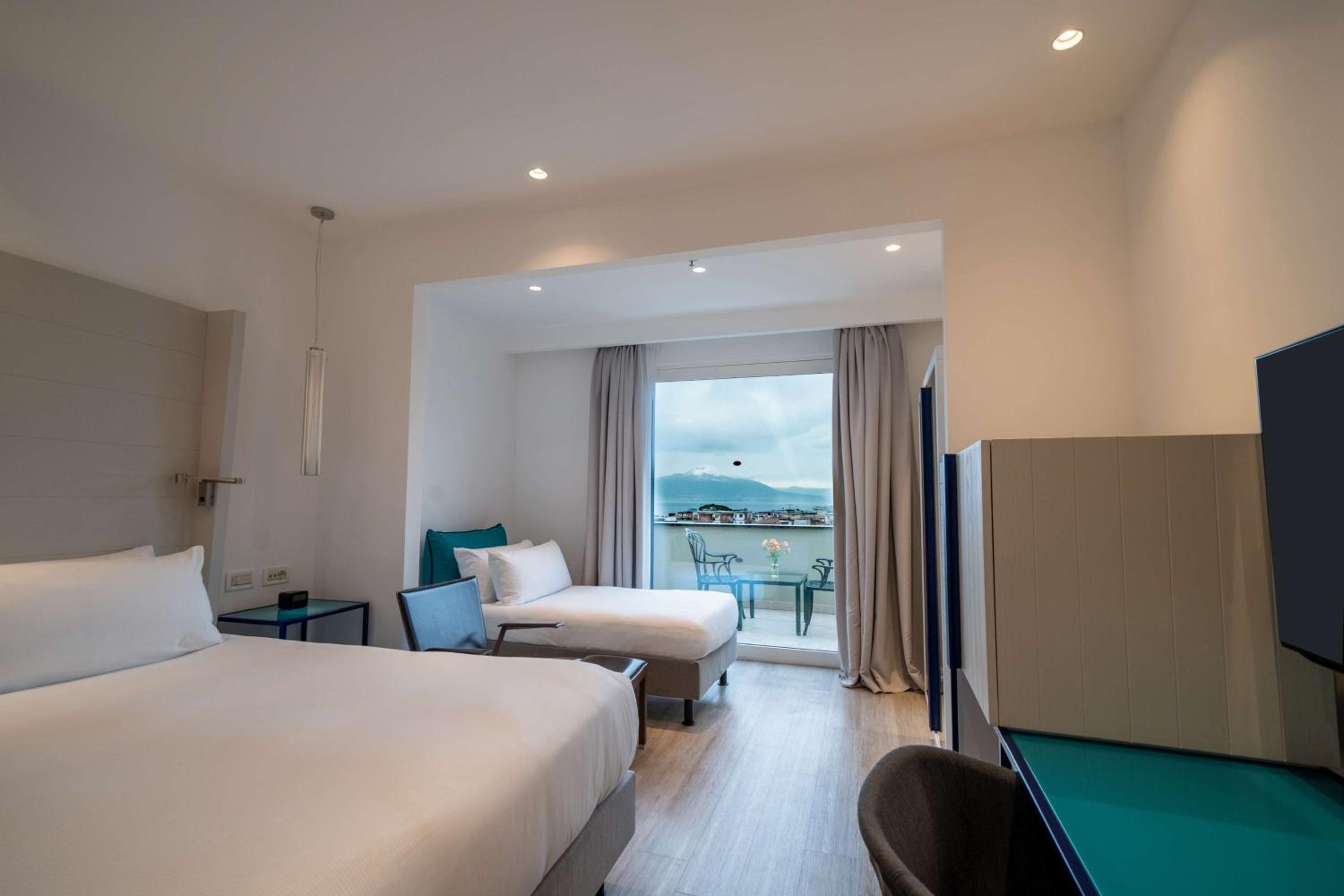 Superior Triple Room with Sea View thumbnail 5