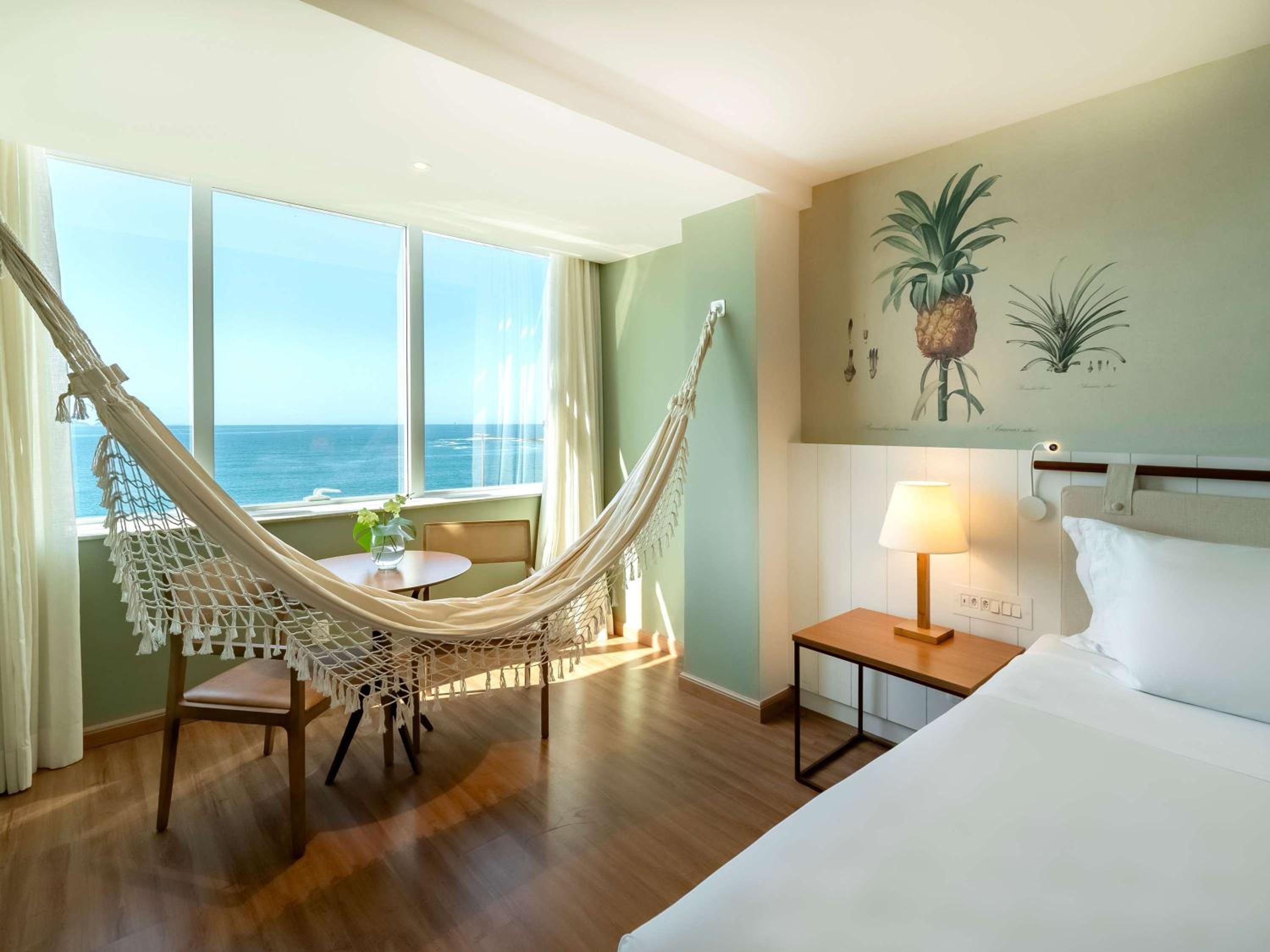 Premium Executive Double Room with Seafront View - Photo 1