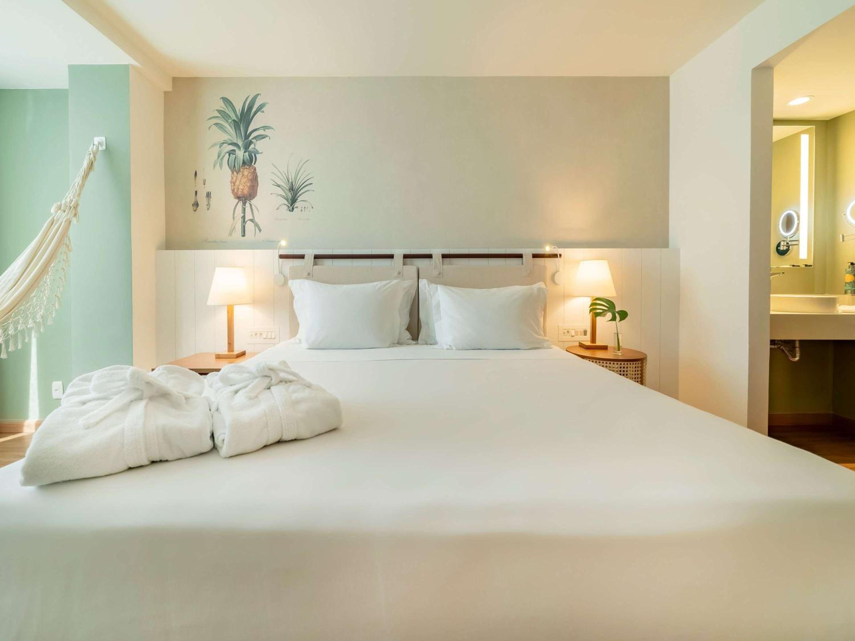 Premium Executive Double Room with Seafront View - Photo 5
