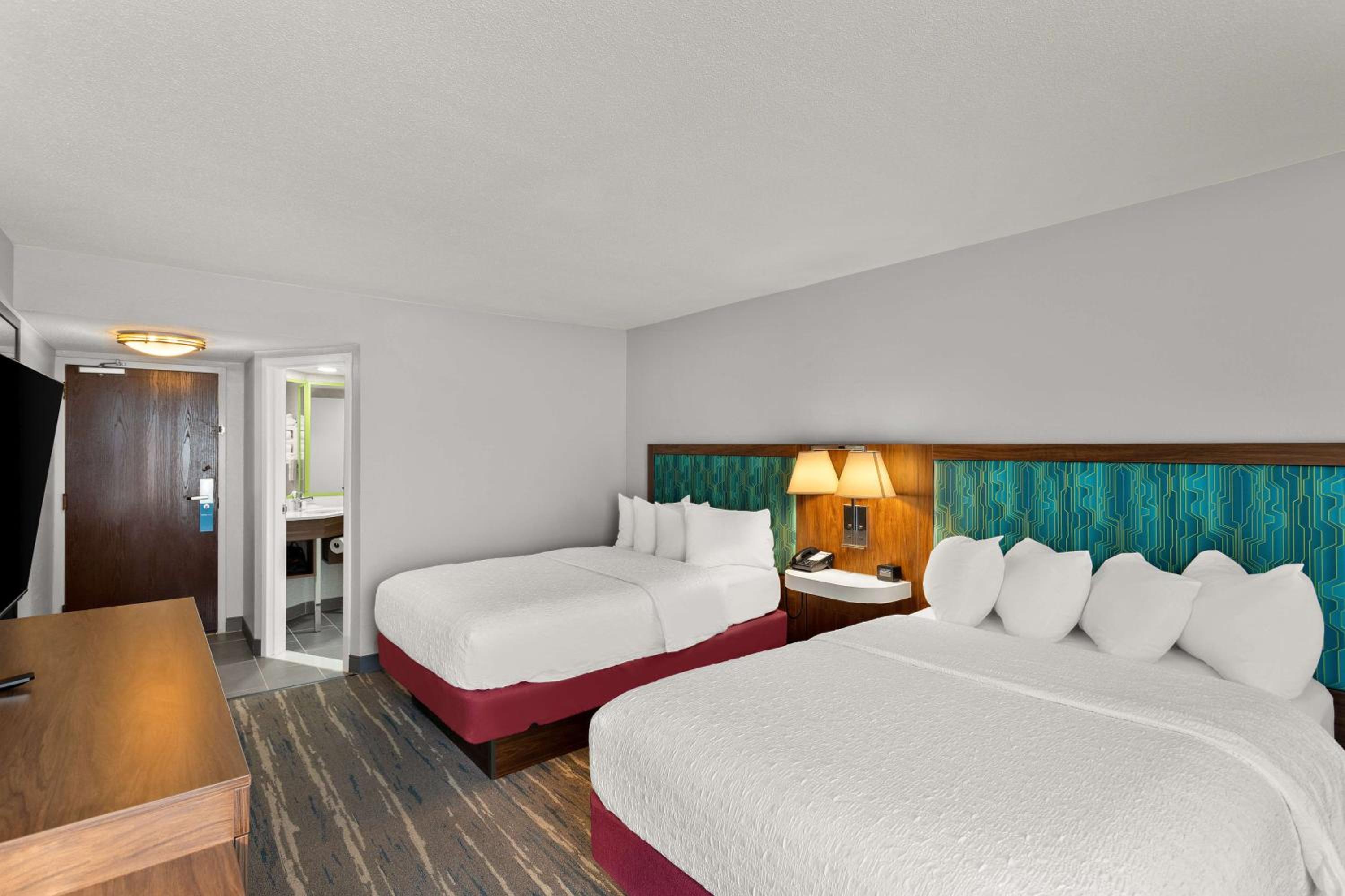 Double Room with Two Double Beds - Non-Smoking photo 3