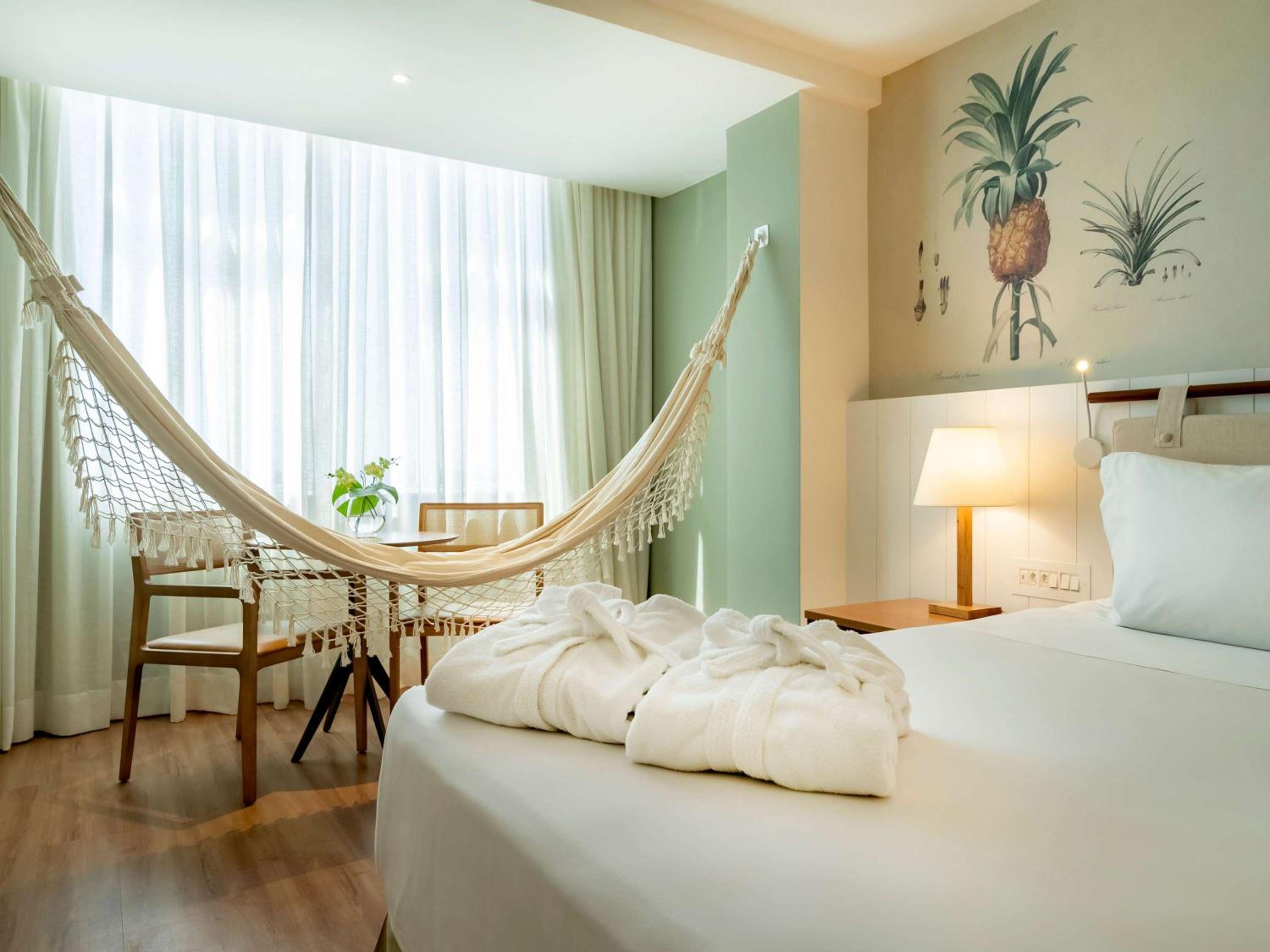 Premium Executive Double Room with Seafront View - Photo 4