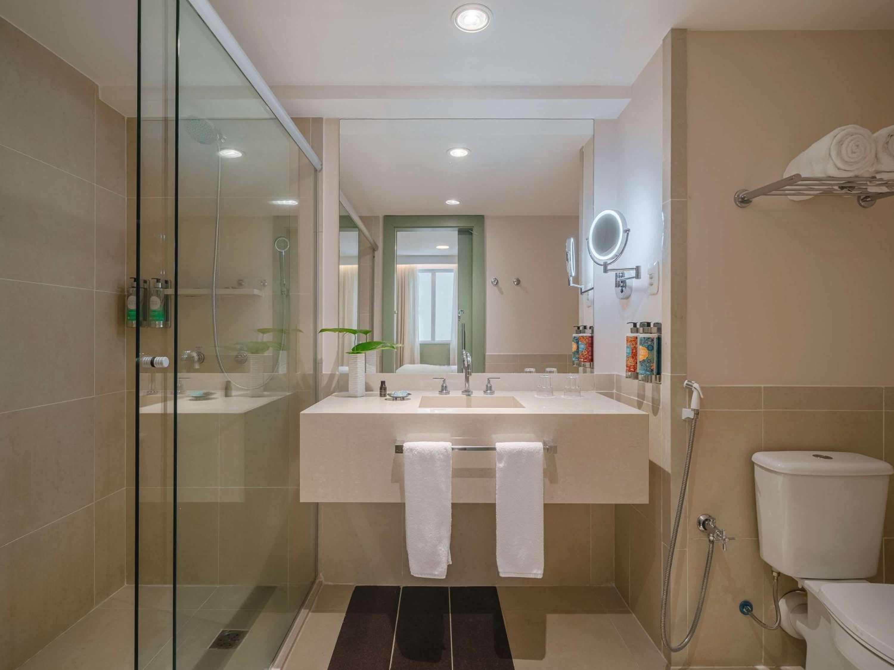 Superior Family Room - Photo 2