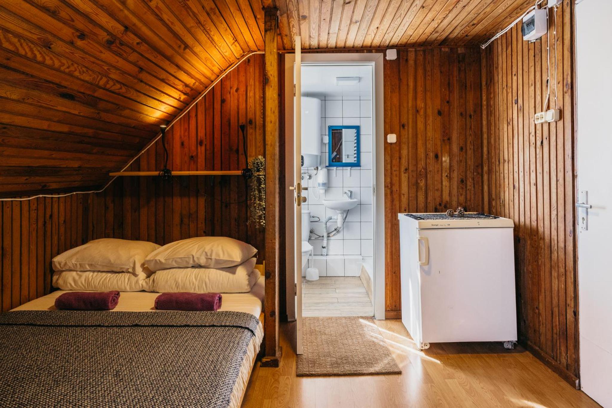 Double Room with Private Bathroom - Photo 3