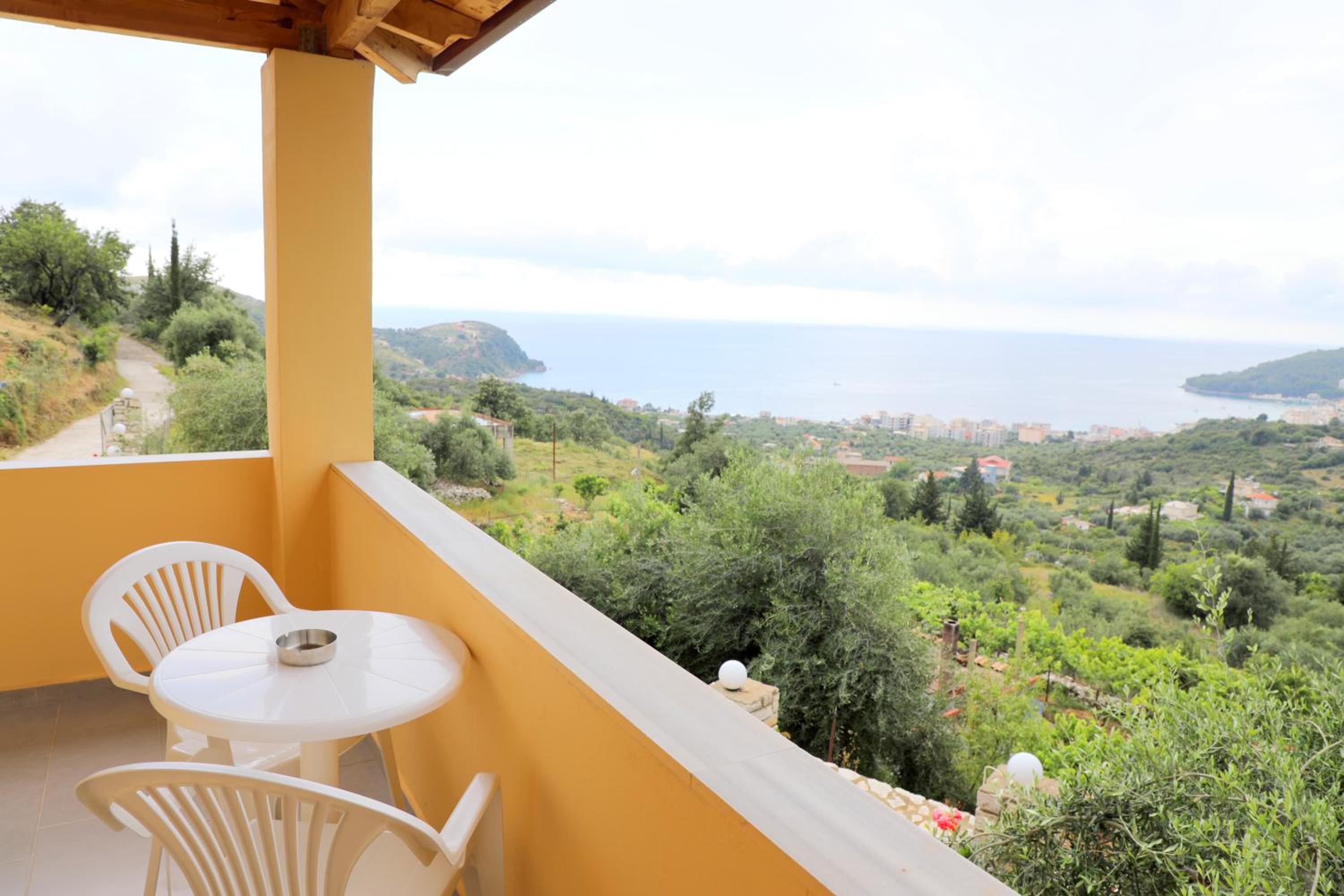Double Studio with Balcony and Sea View photo 2