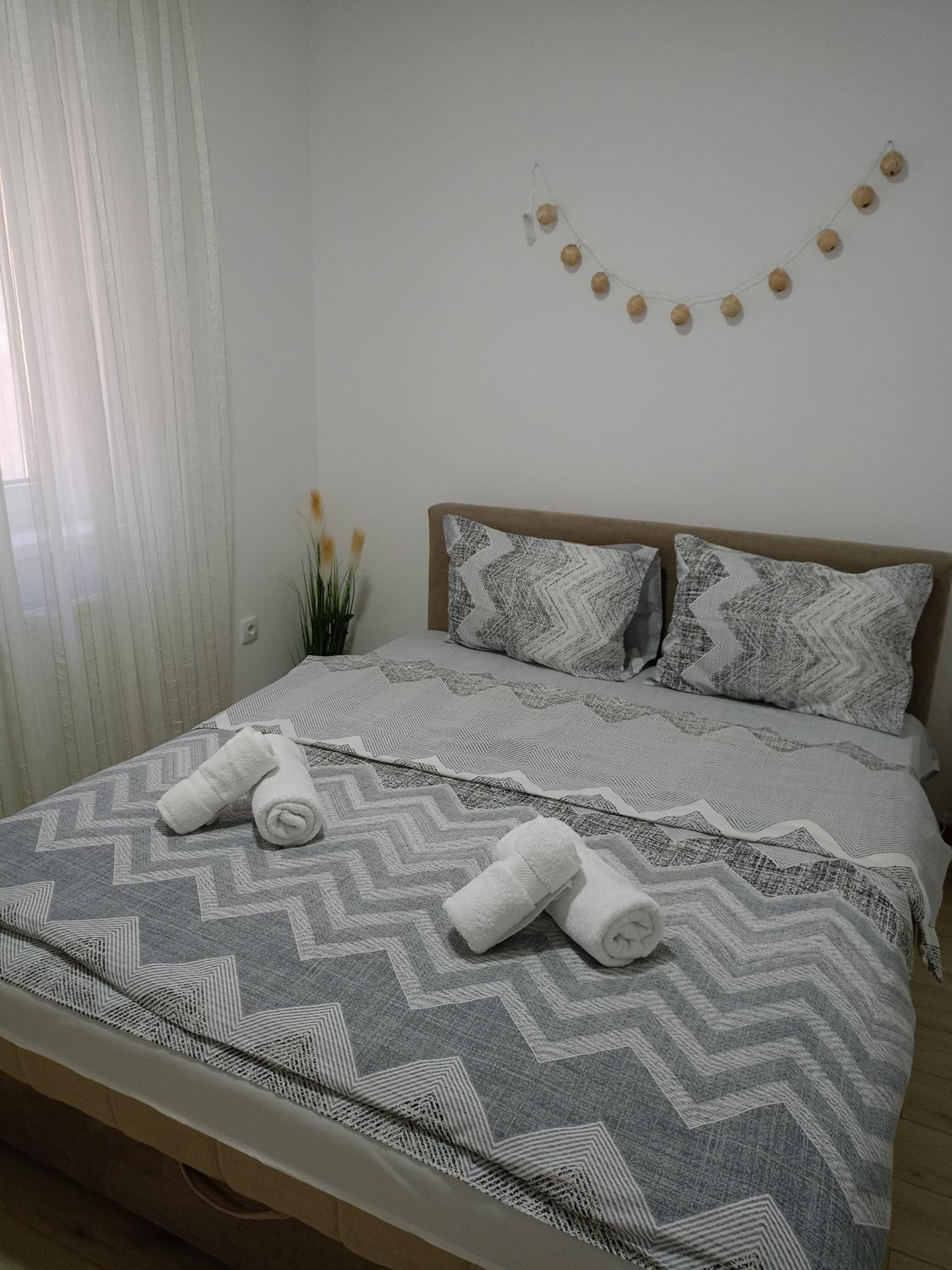 One-Bedroom Apartment photo 1