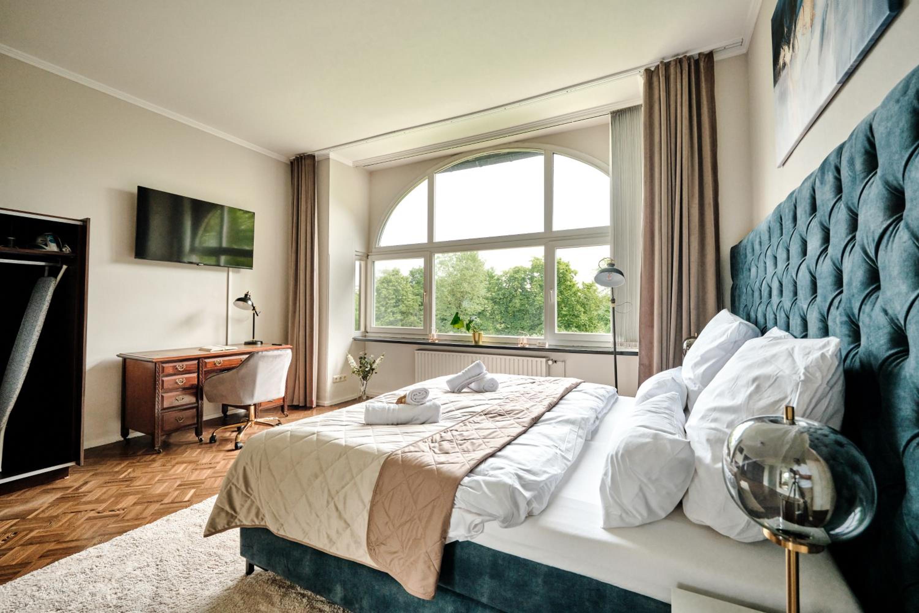 One-Bedroom Apartment with Garden View photo 3