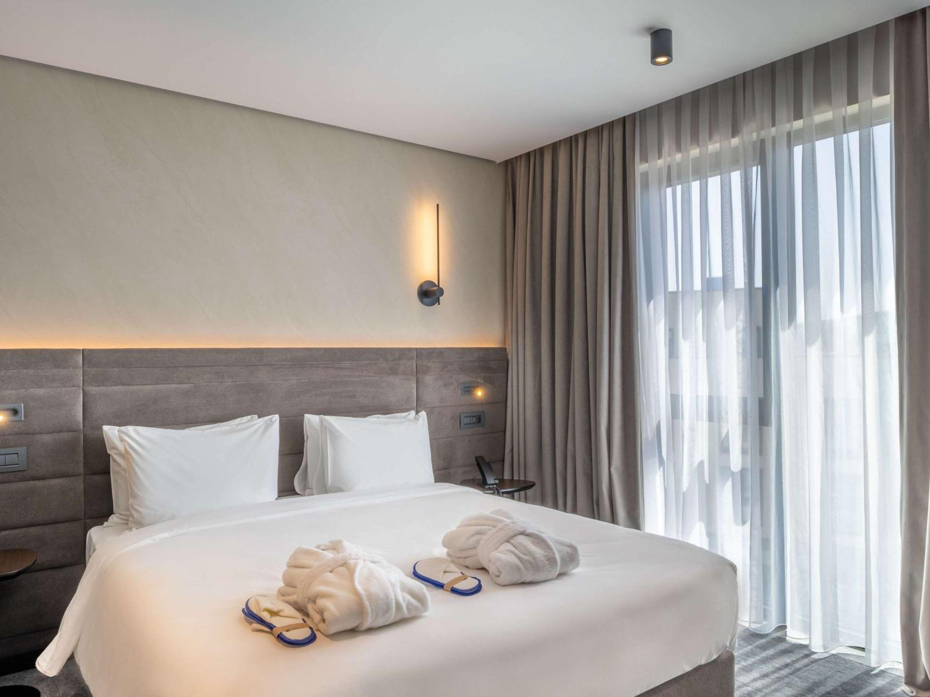Standard King Room - Photo 1