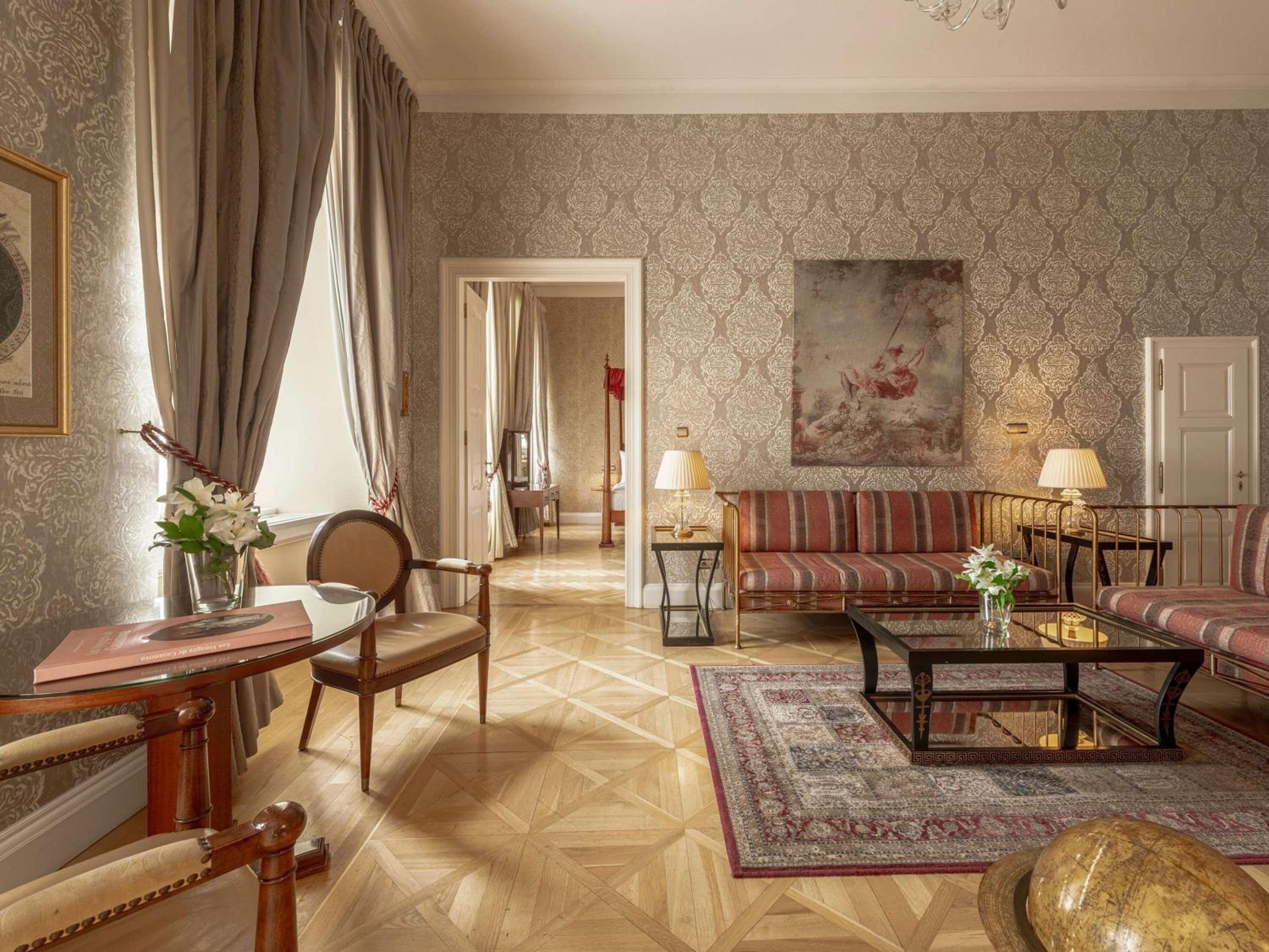 Two-Bedroom Casanova King Suite with Two Single Beds and Courtyard View