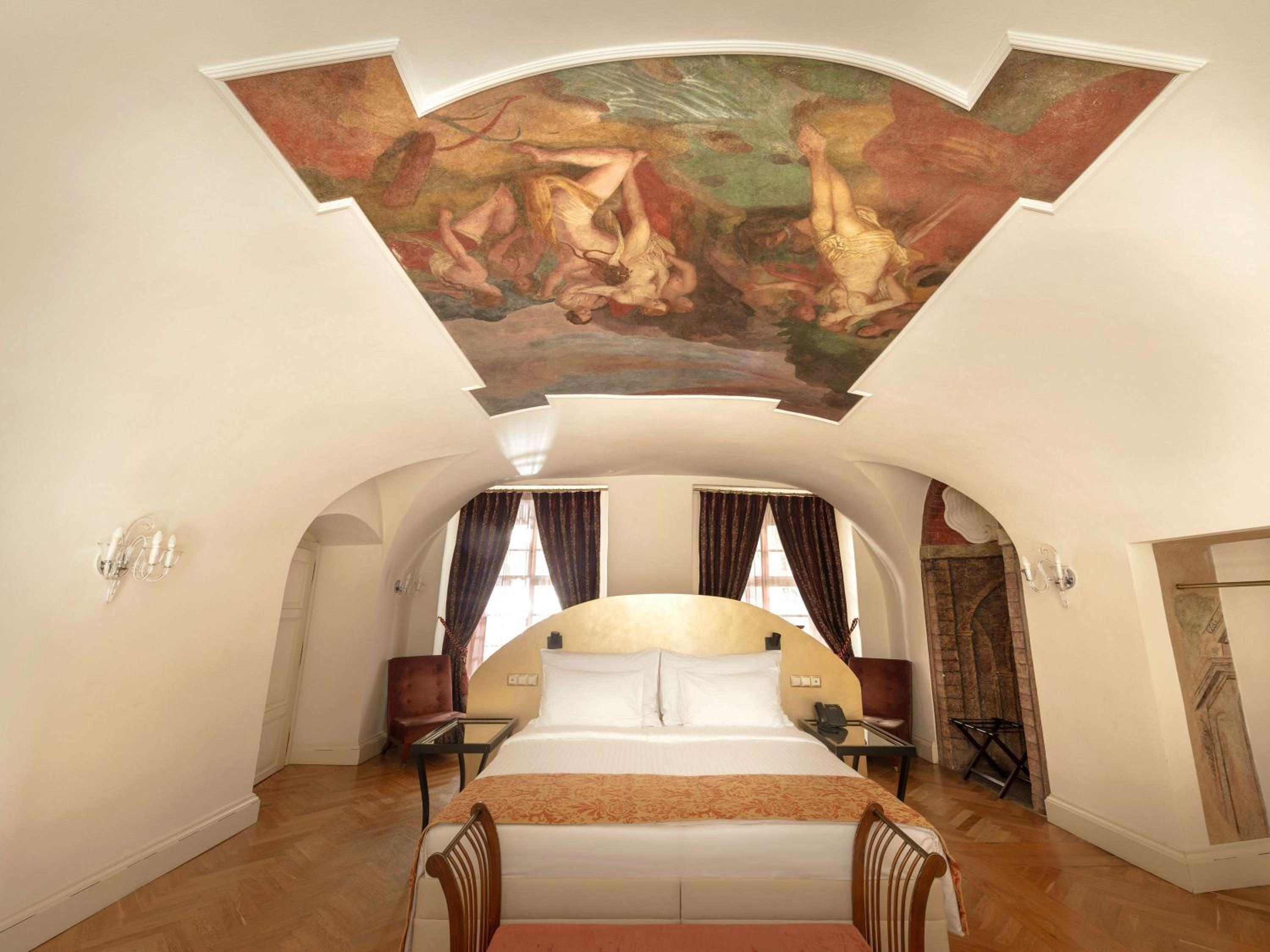Ceiling Fresco Baroque King Room