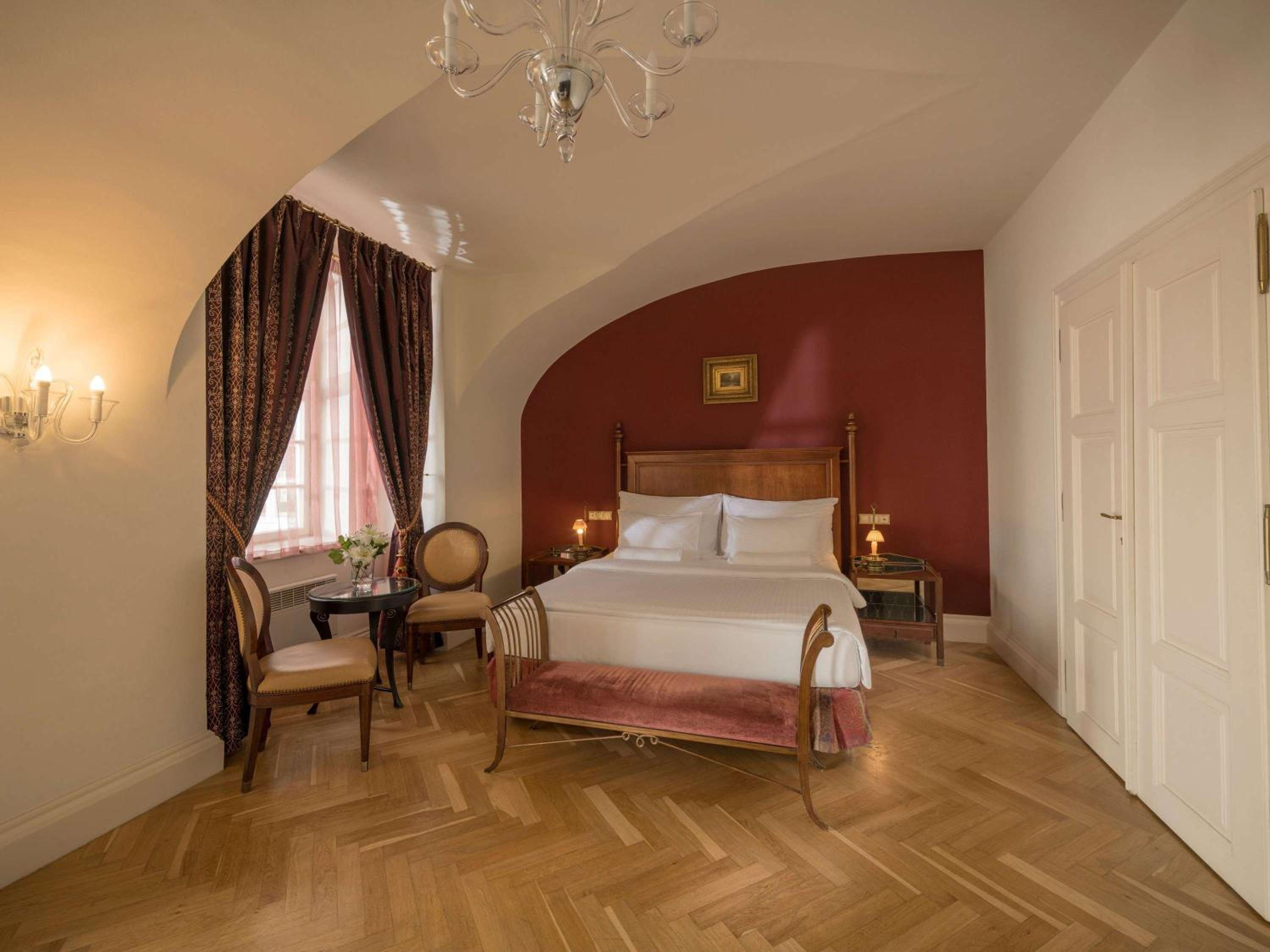 Superior King Room