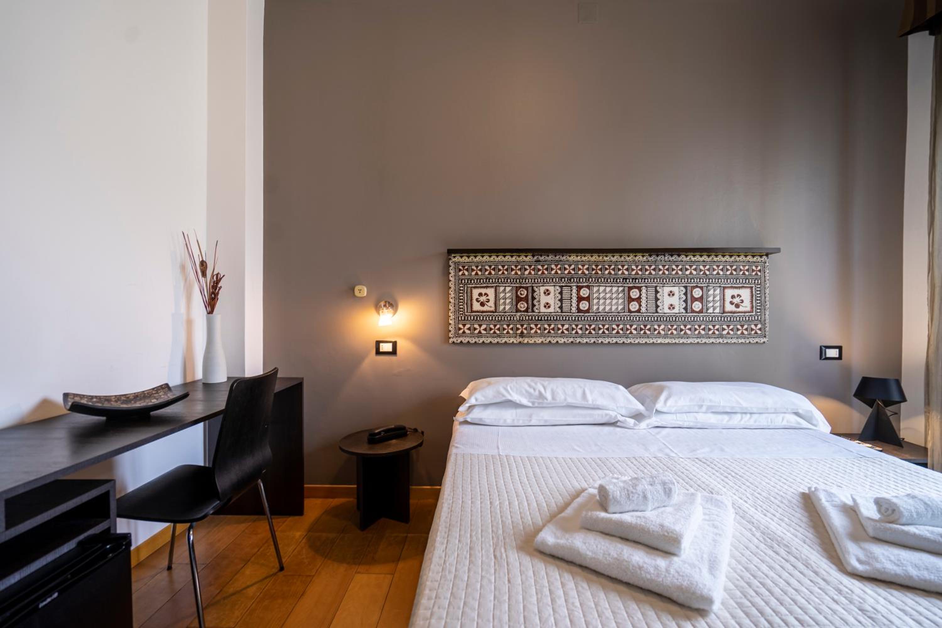 Superior Double or Twin Room - Photo 9