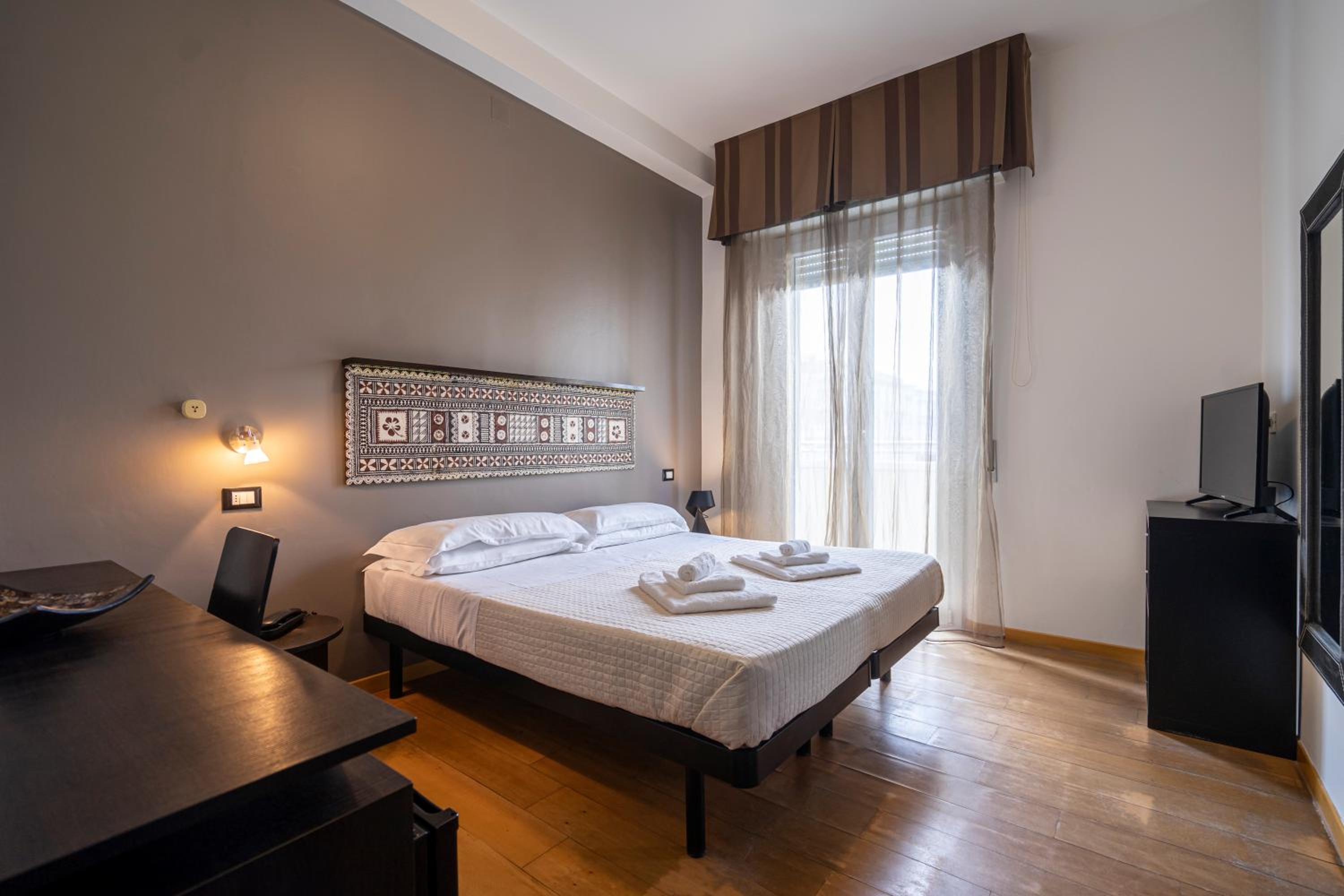 Superior Double or Twin Room - Photo 10