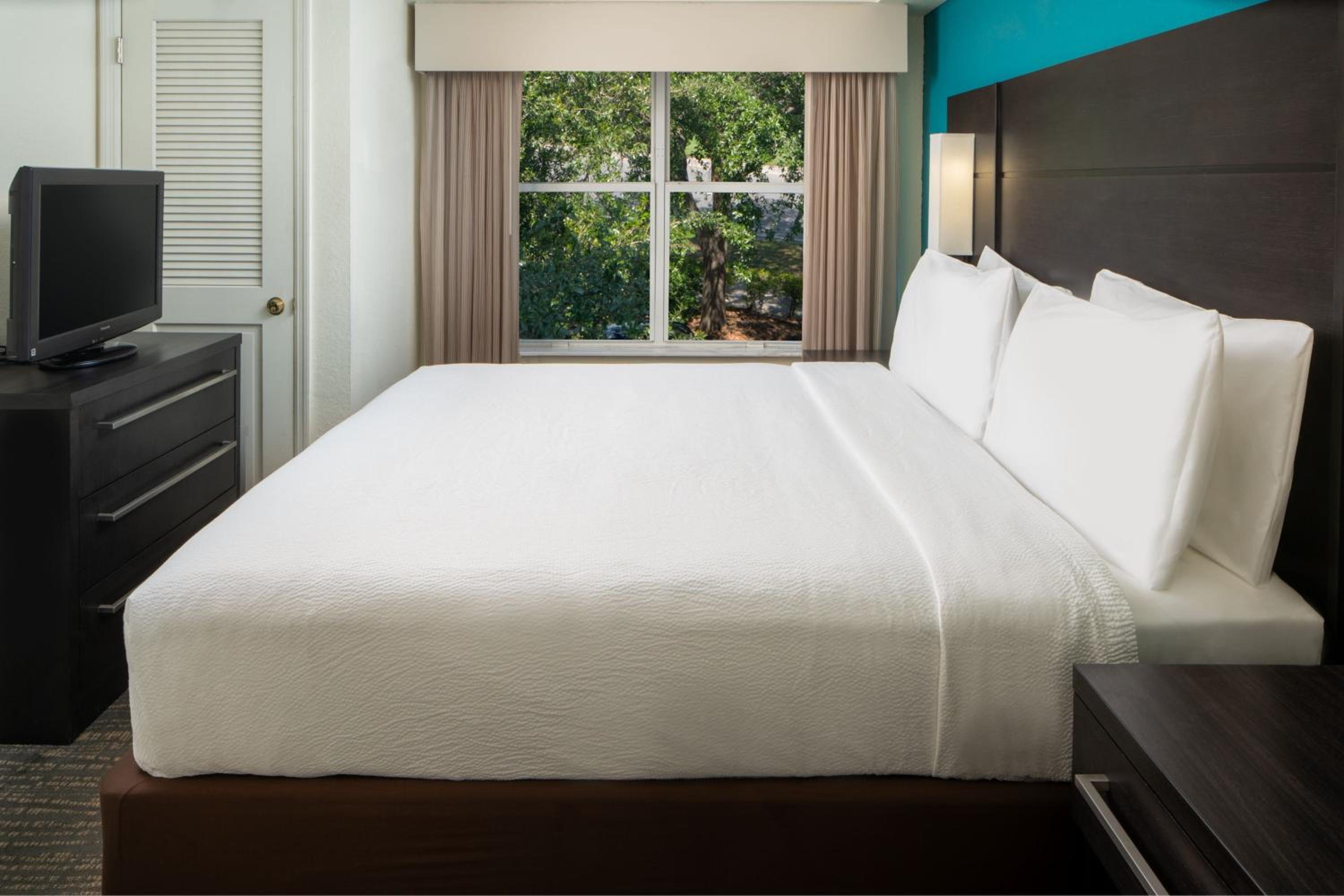 Deluxe Two-Bedroom Suite