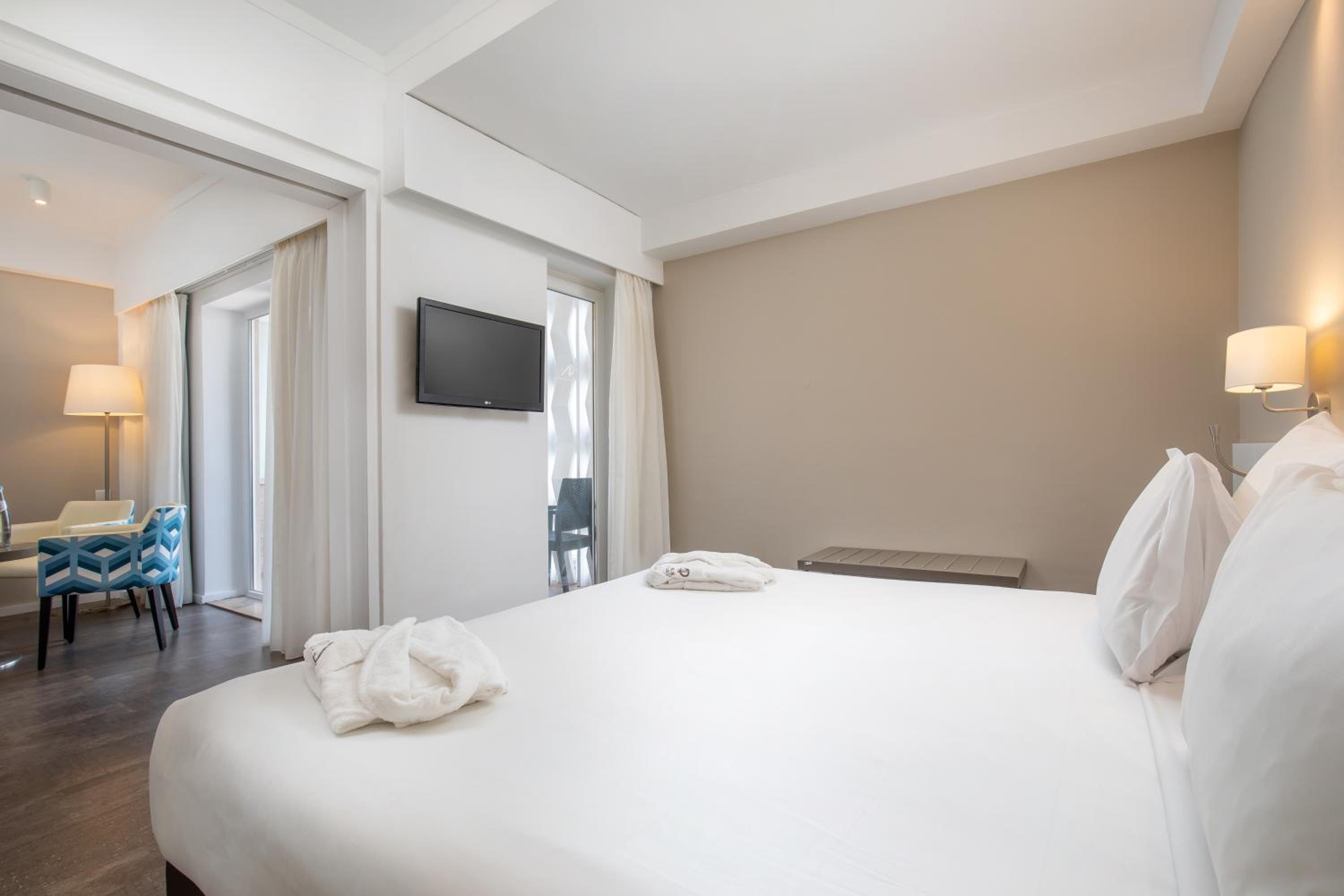 Suite with City View - Photo 1