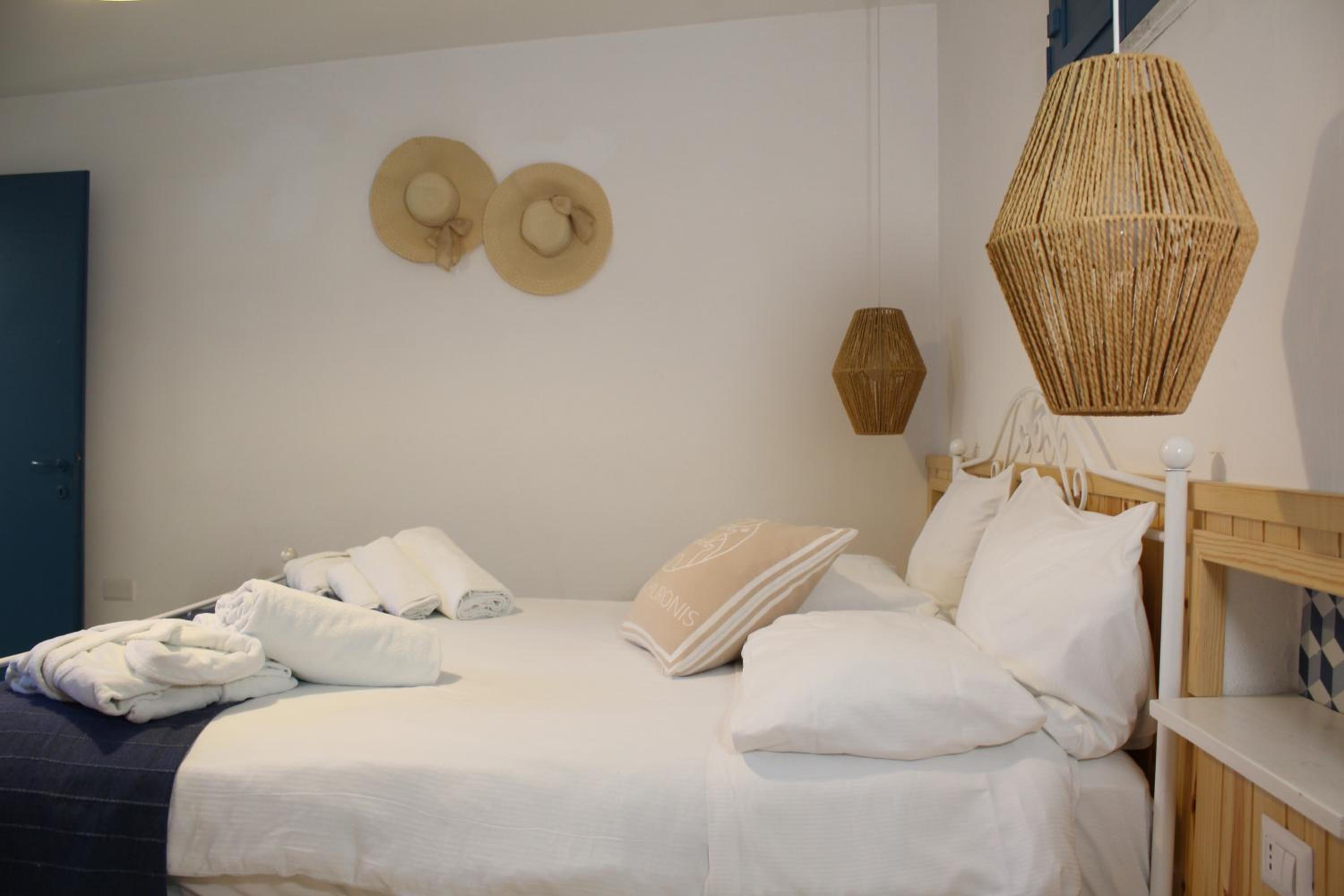 Deluxe Room - Photo 6
