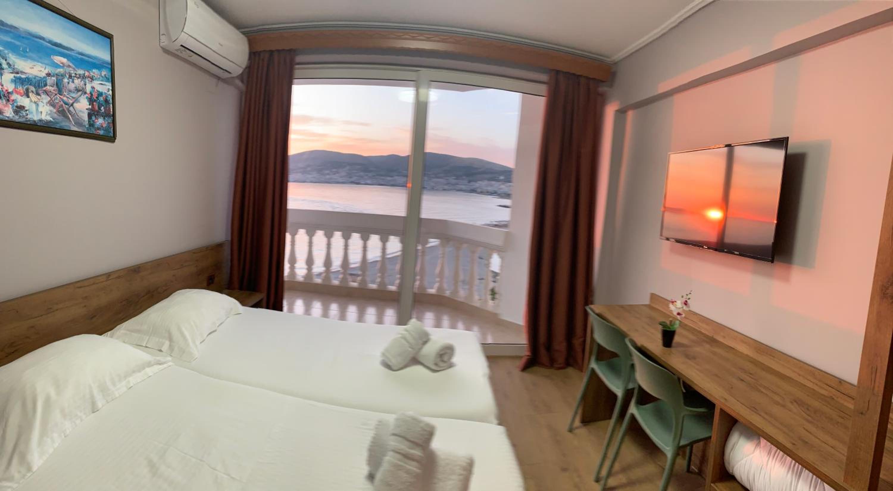 Double or Twin Room with Sea View