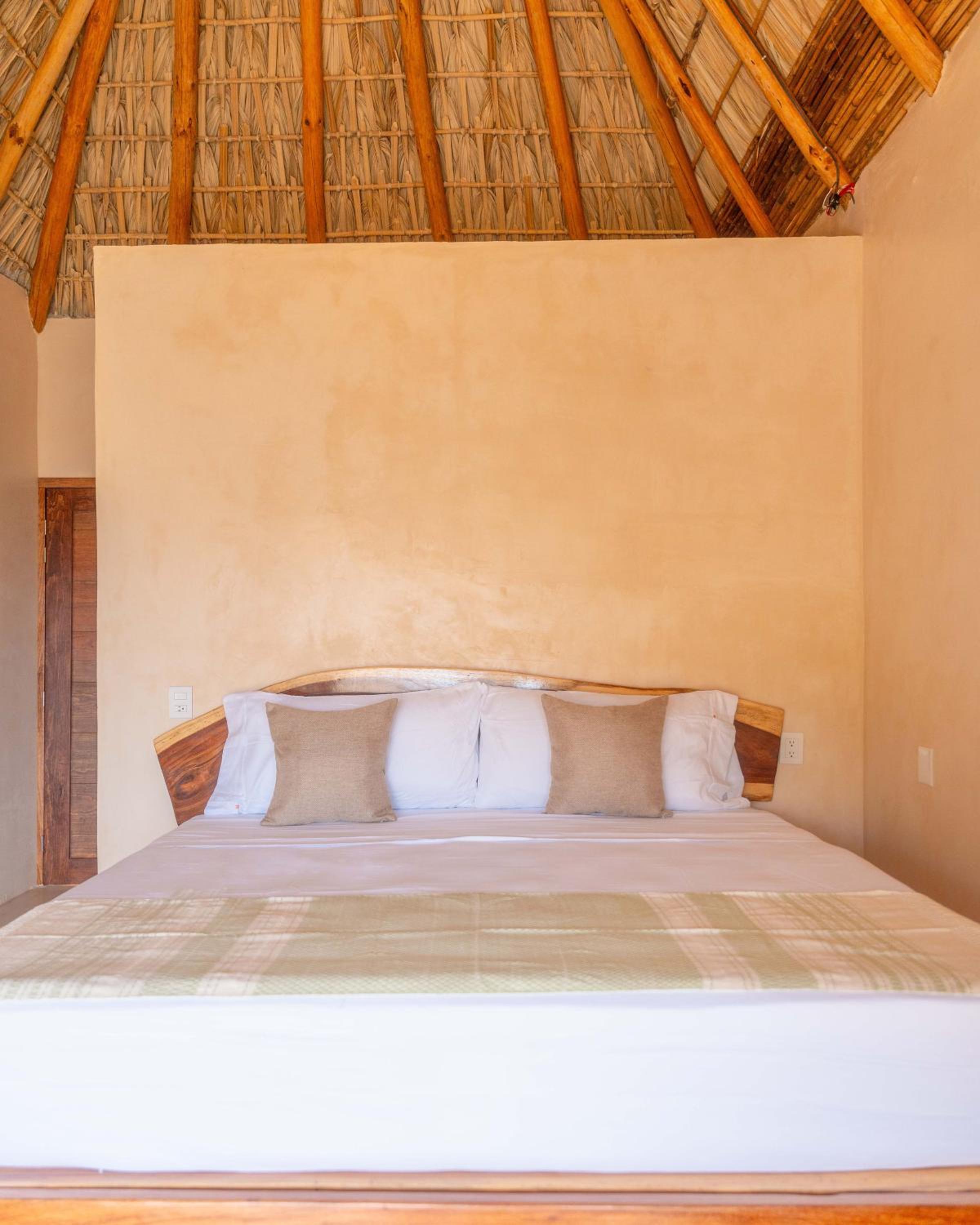 Deluxe Double Room with Side Sea View photo 1