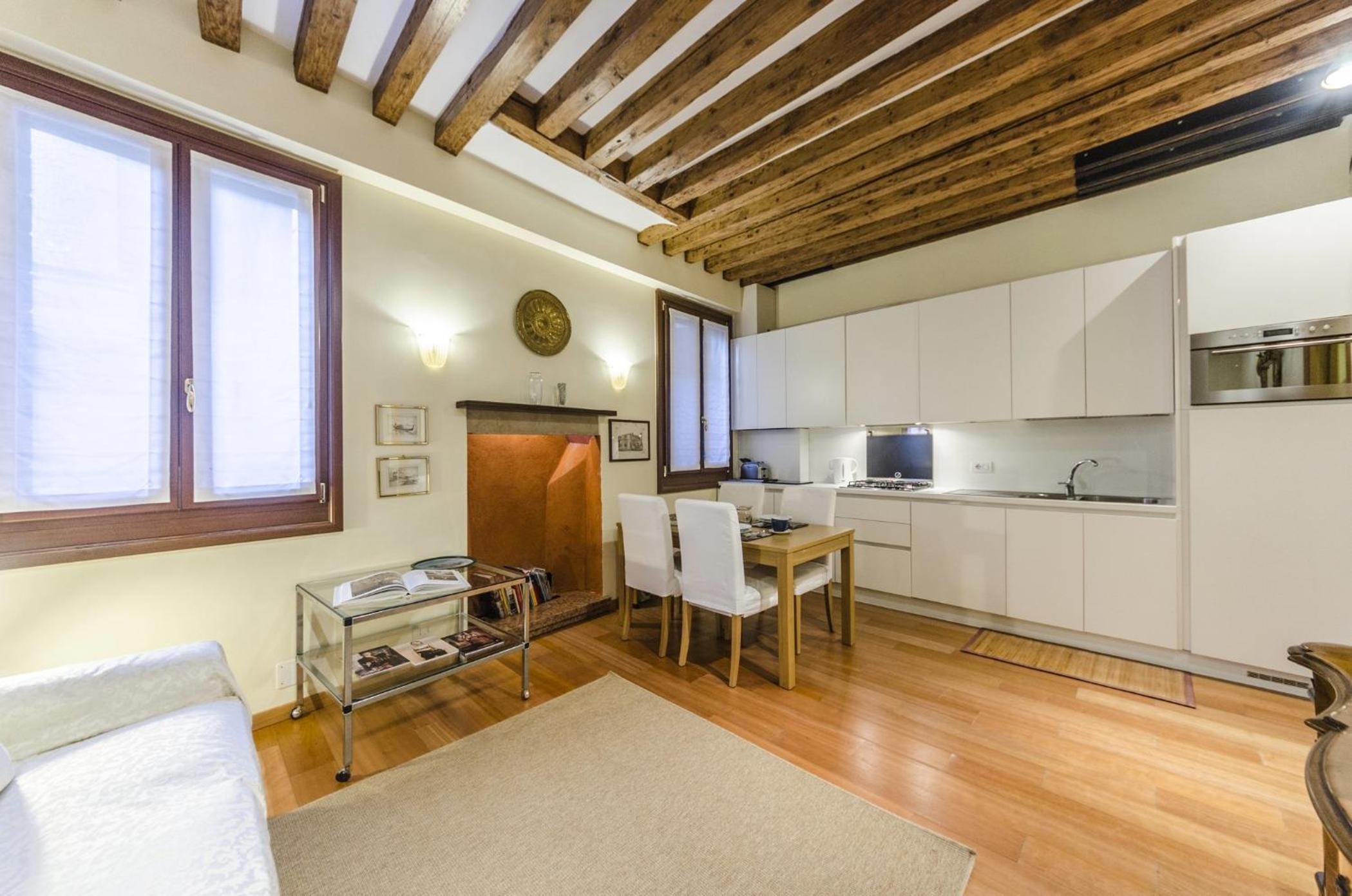 One-Bedroom Apartment photo 2