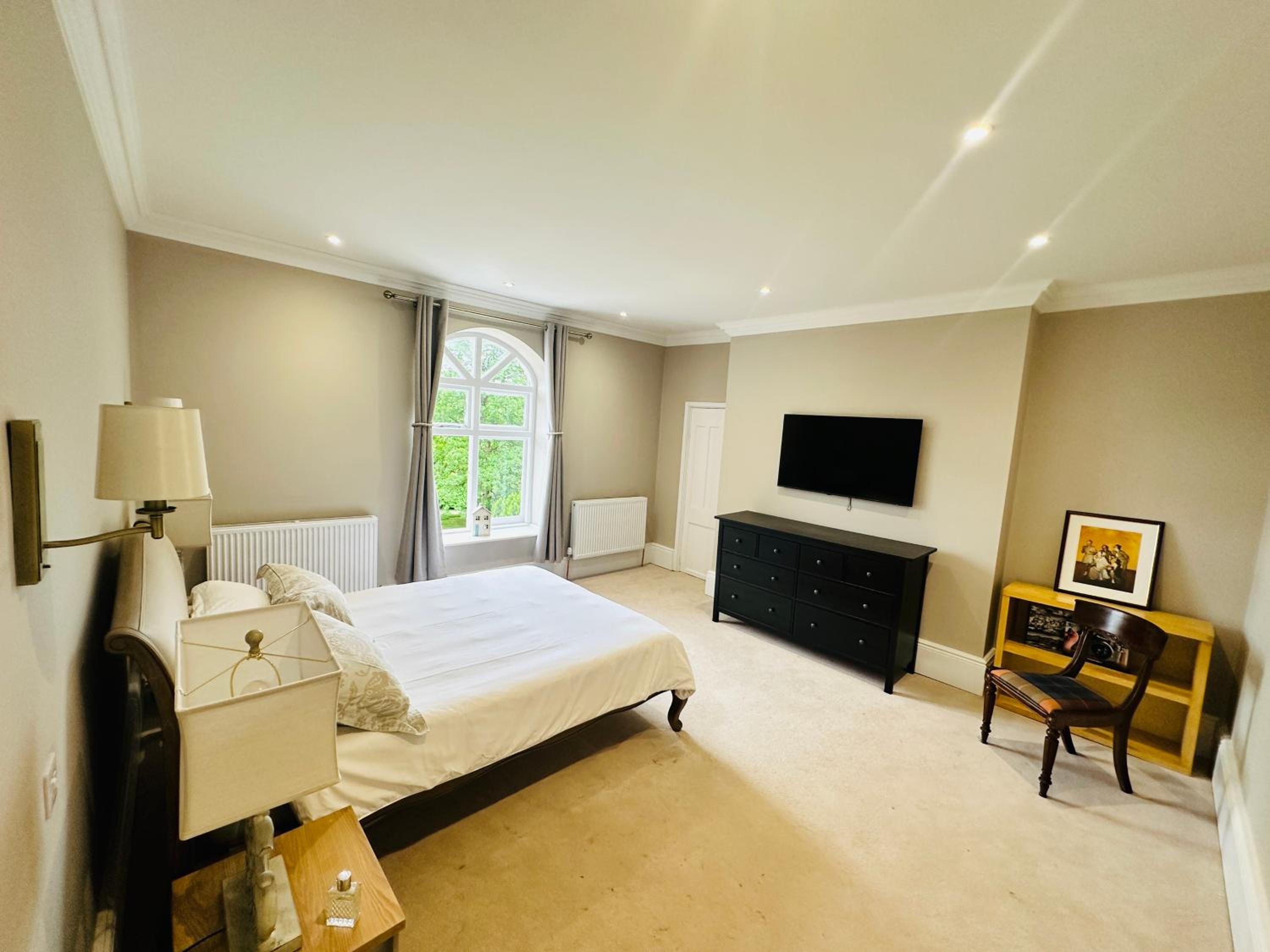Deluxe King Room