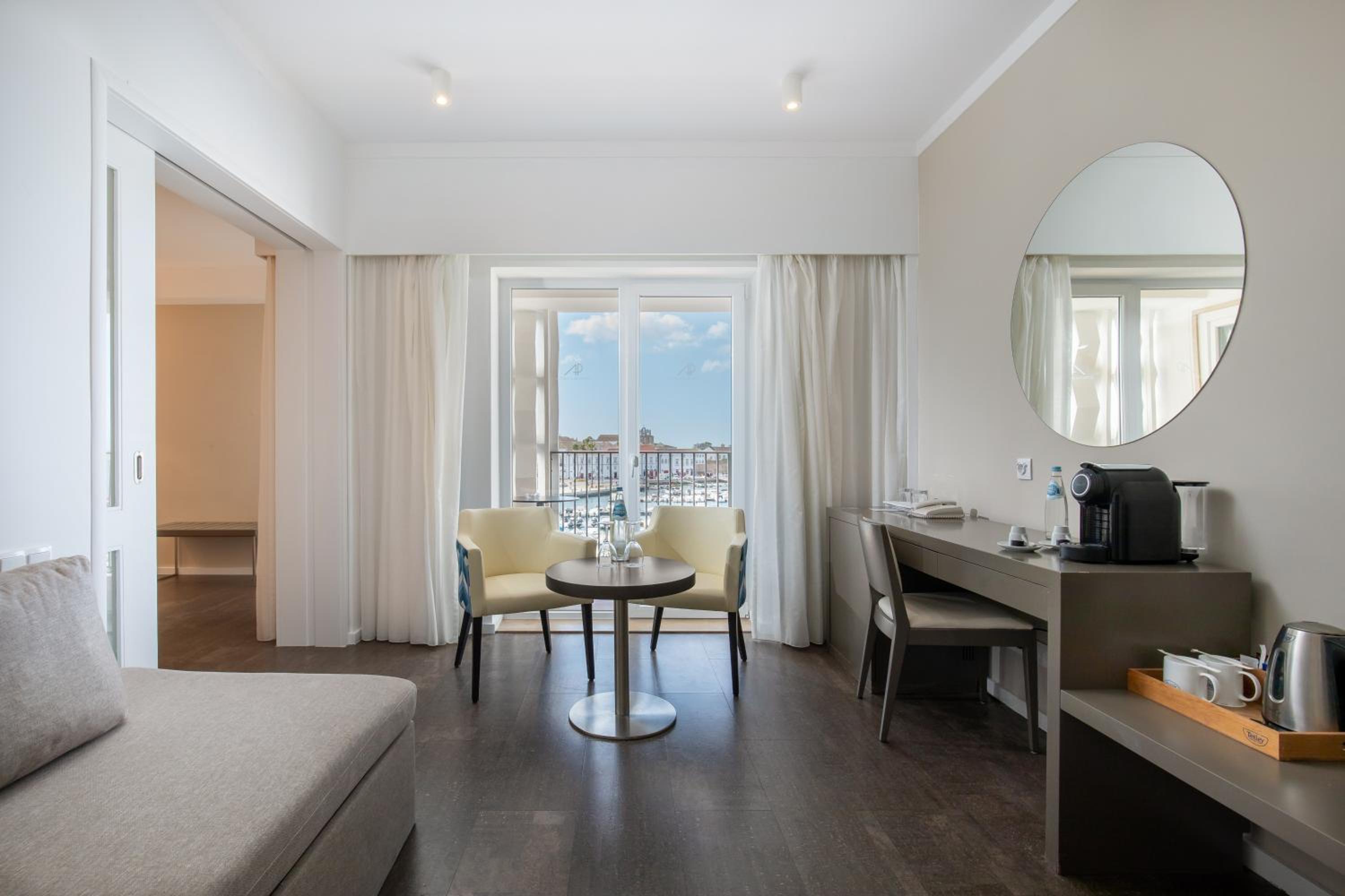 Suite with Marina View - Photo 1